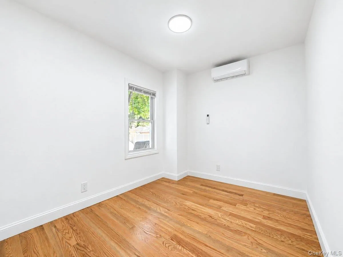 122-19 Lucas Street, New York, NY, 5 Bedrooms Bedrooms, 8 Rooms Rooms,4 BathroomsBathrooms,Residential,For Rent,Lucas,0,1049348 122-19 Lucas Street, New York, NY, 5 Bedrooms Bedrooms, 8 Rooms Rooms,4 BathroomsBathrooms,Residential,For Rent,Lucas,0,1049348