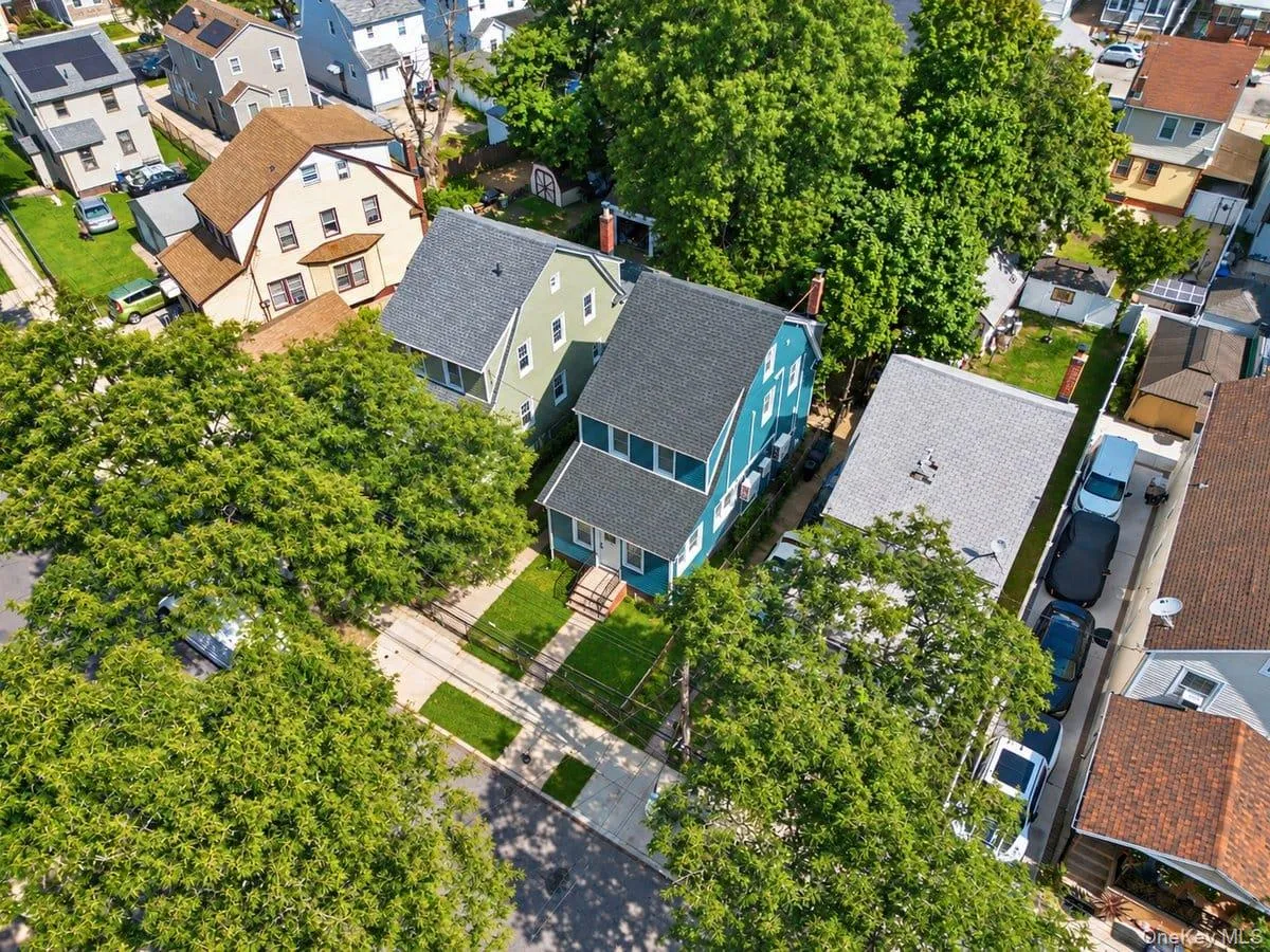 122-19 Lucas Street, New York, NY, 5 Bedrooms Bedrooms, 8 Rooms Rooms,4 BathroomsBathrooms,Residential,For Rent,Lucas,0,1049348 122-19 Lucas Street, New York, NY, 5 Bedrooms Bedrooms, 8 Rooms Rooms,4 BathroomsBathrooms,Residential,For Rent,Lucas,0,1049348