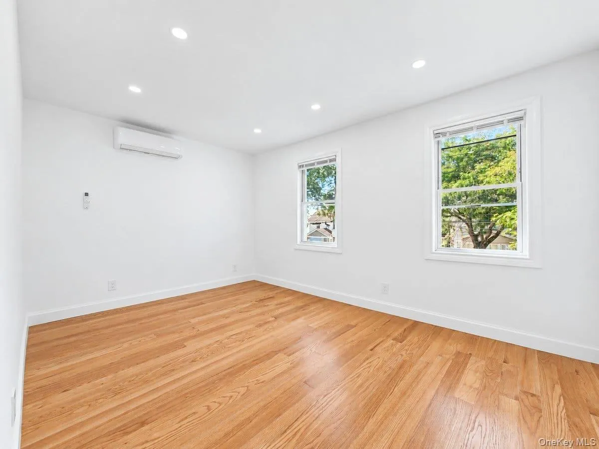 122-19 Lucas Street, New York, NY, 5 Bedrooms Bedrooms, 8 Rooms Rooms,4 BathroomsBathrooms,Residential,For Rent,Lucas,0,1049348 122-19 Lucas Street, New York, NY, 5 Bedrooms Bedrooms, 8 Rooms Rooms,4 BathroomsBathrooms,Residential,For Rent,Lucas,0,1049348