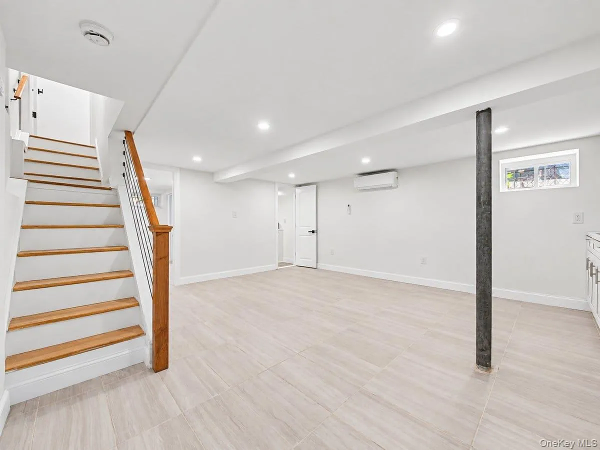 122-19 Lucas Street, New York, NY, 5 Bedrooms Bedrooms, 8 Rooms Rooms,4 BathroomsBathrooms,Residential,For Rent,Lucas,0,1049348 122-19 Lucas Street, New York, NY, 5 Bedrooms Bedrooms, 8 Rooms Rooms,4 BathroomsBathrooms,Residential,For Rent,Lucas,0,1049348