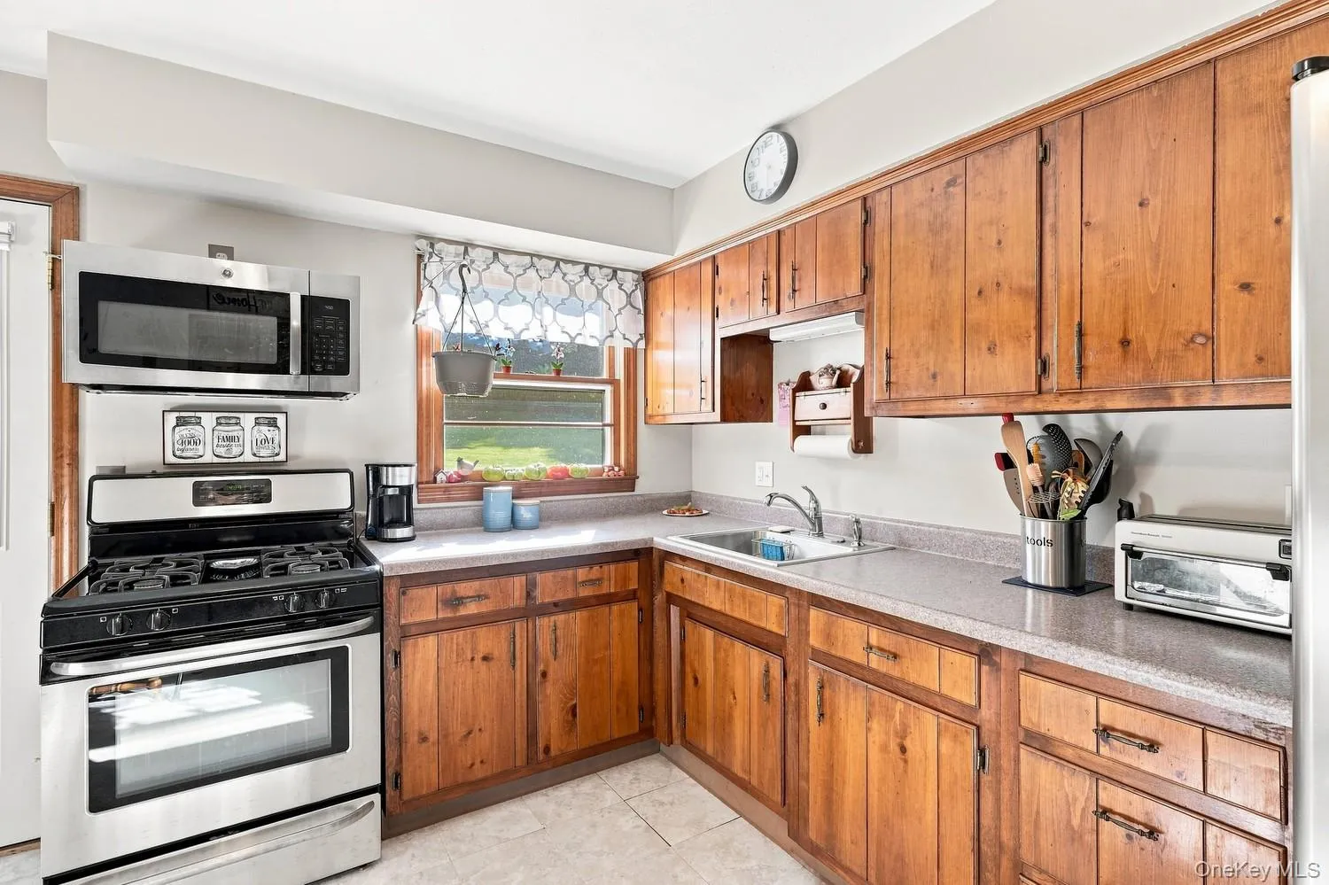 431 Newport Bridge Road, Warwick (town), NY, 3 Bedrooms Bedrooms, 5 Rooms Rooms,1 BathroomBathrooms,Residential,For Rent,Newport Bridge,0,1049369 431 Newport Bridge Road, Warwick (town), NY, 3 Bedrooms Bedrooms, 5 Rooms Rooms,1 BathroomBathrooms,Residential,For Rent,Newport Bridge,0,1049369