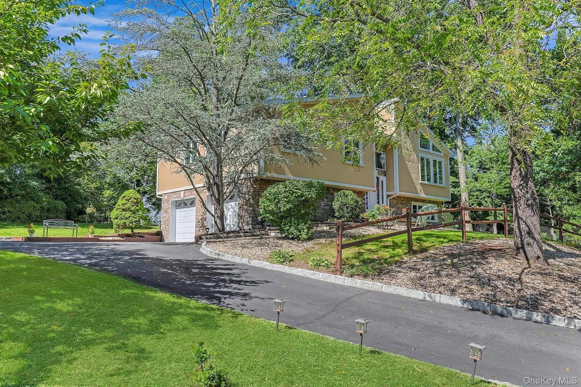 44 Massachusetts Avenue, Clarkstown, NY, 3 Bedrooms Bedrooms, 7 Rooms Rooms,2 BathroomsBathrooms,Residential,For Rent,Massachusetts,0,1049370 44 Massachusetts Avenue, Clarkstown, NY, 3 Bedrooms Bedrooms, 7 Rooms Rooms,2 BathroomsBathrooms,Residential,For Rent,Massachusetts,0,1049370