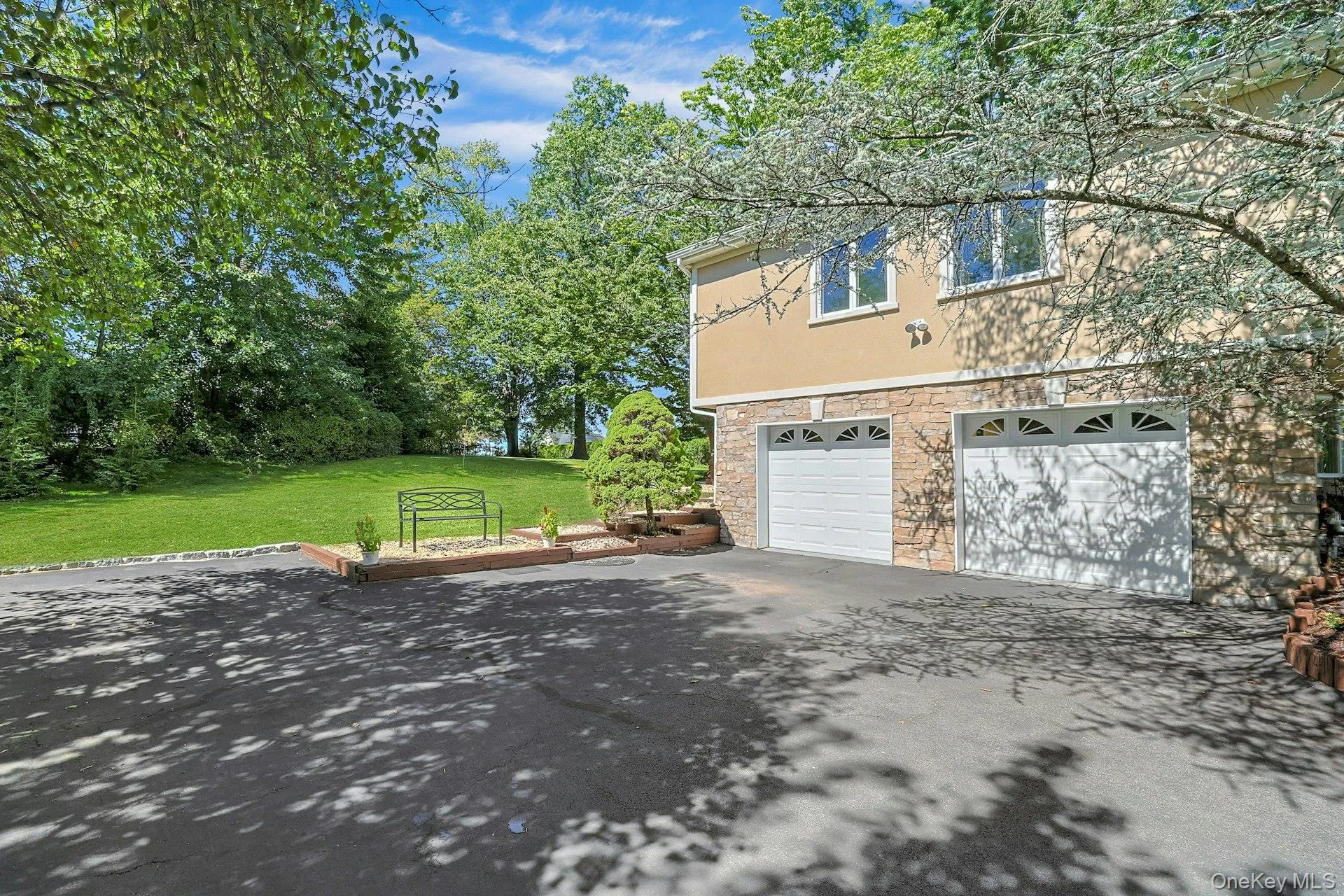44 Massachusetts Avenue, Clarkstown, NY, 3 Bedrooms Bedrooms, 7 Rooms Rooms,2 BathroomsBathrooms,Residential,For Rent,Massachusetts,0,1049370 44 Massachusetts Avenue, Clarkstown, NY, 3 Bedrooms Bedrooms, 7 Rooms Rooms,2 BathroomsBathrooms,Residential,For Rent,Massachusetts,0,1049370