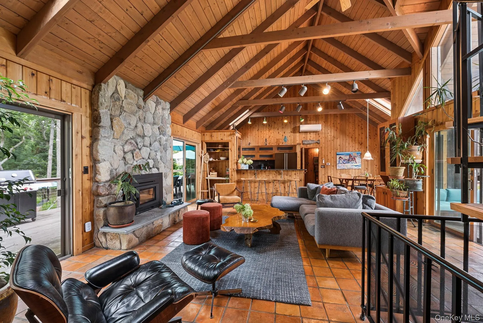 130 Laurel Drive, East Hampton, NY, 4 Bedrooms Bedrooms, 7 Rooms Rooms,3 BathroomsBathrooms,Residential,For Rent,Laurel,0,1049371 130 Laurel Drive, East Hampton, NY, 4 Bedrooms Bedrooms, 7 Rooms Rooms,3 BathroomsBathrooms,Residential,For Rent,Laurel,0,1049371