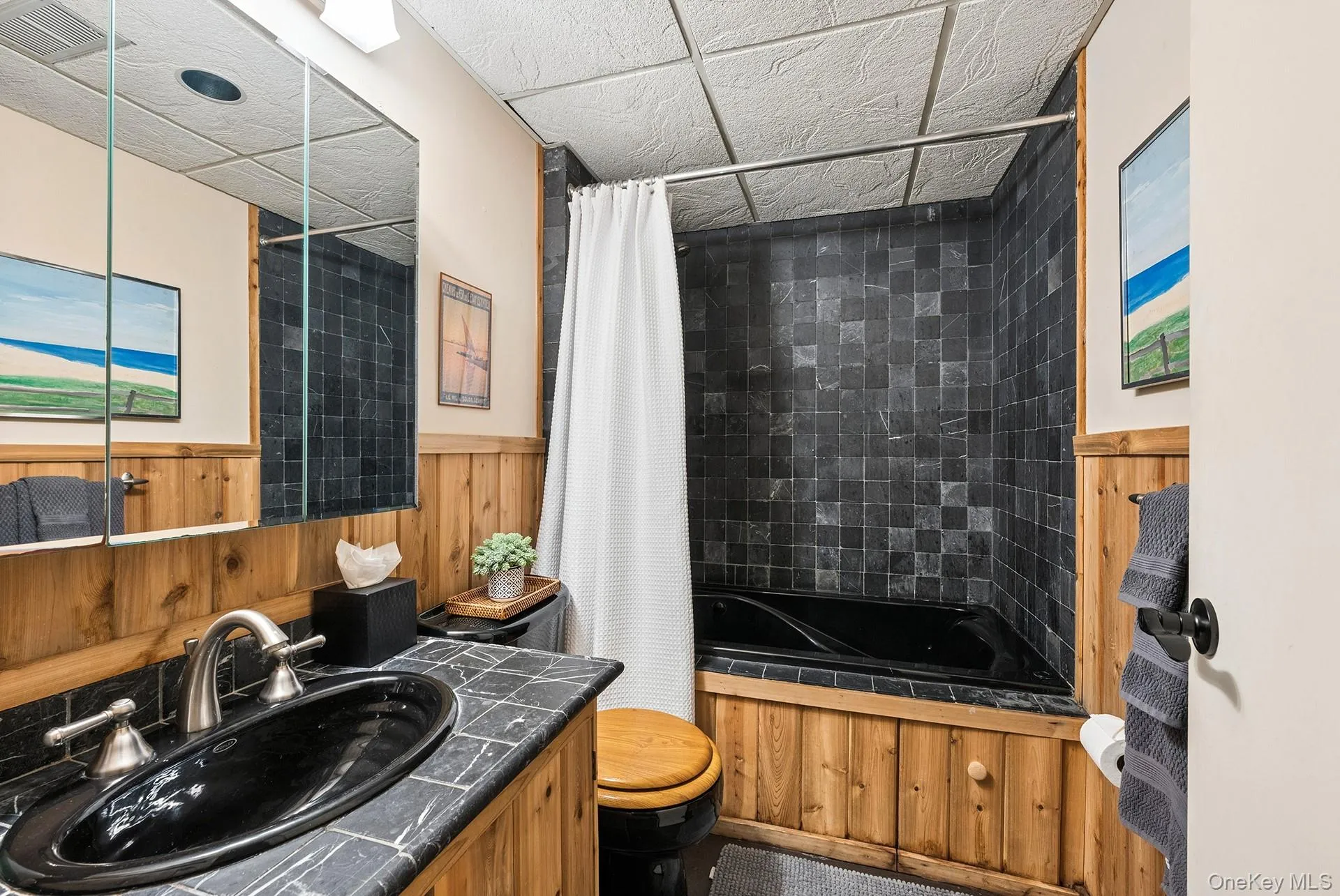 130 Laurel Drive, East Hampton, NY, 4 Bedrooms Bedrooms, 7 Rooms Rooms,3 BathroomsBathrooms,Residential,For Rent,Laurel,0,1049371 130 Laurel Drive, East Hampton, NY, 4 Bedrooms Bedrooms, 7 Rooms Rooms,3 BathroomsBathrooms,Residential,For Rent,Laurel,0,1049371