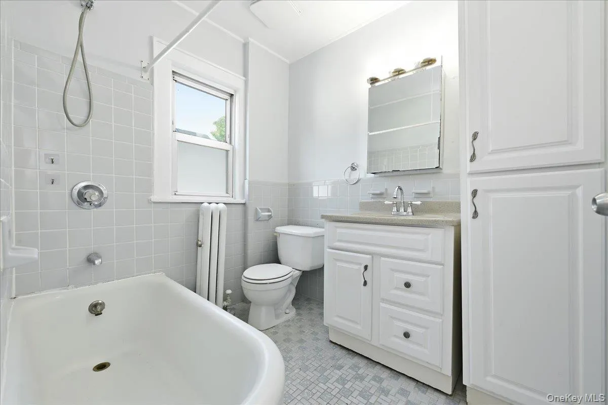 Upstairs Bathroom Upstairs Bathroom