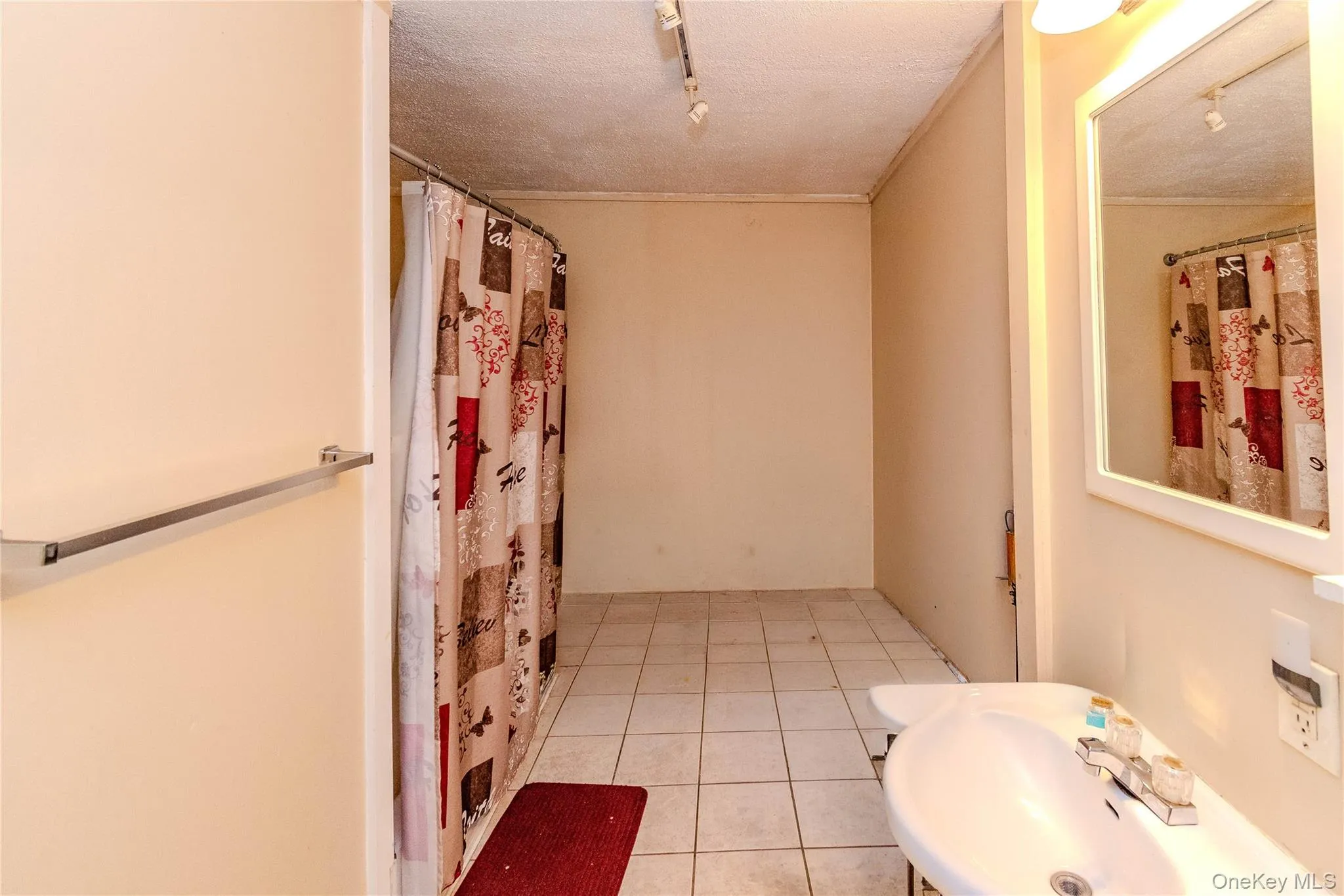 60 Carle Terrace, Ulster, NY, 2 Bedrooms Bedrooms, 5 Rooms Rooms,1 BathroomBathrooms,Residential,For Rent,Carle,0,1049382 60 Carle Terrace, Ulster, NY, 2 Bedrooms Bedrooms, 5 Rooms Rooms,1 BathroomBathrooms,Residential,For Rent,Carle,0,1049382