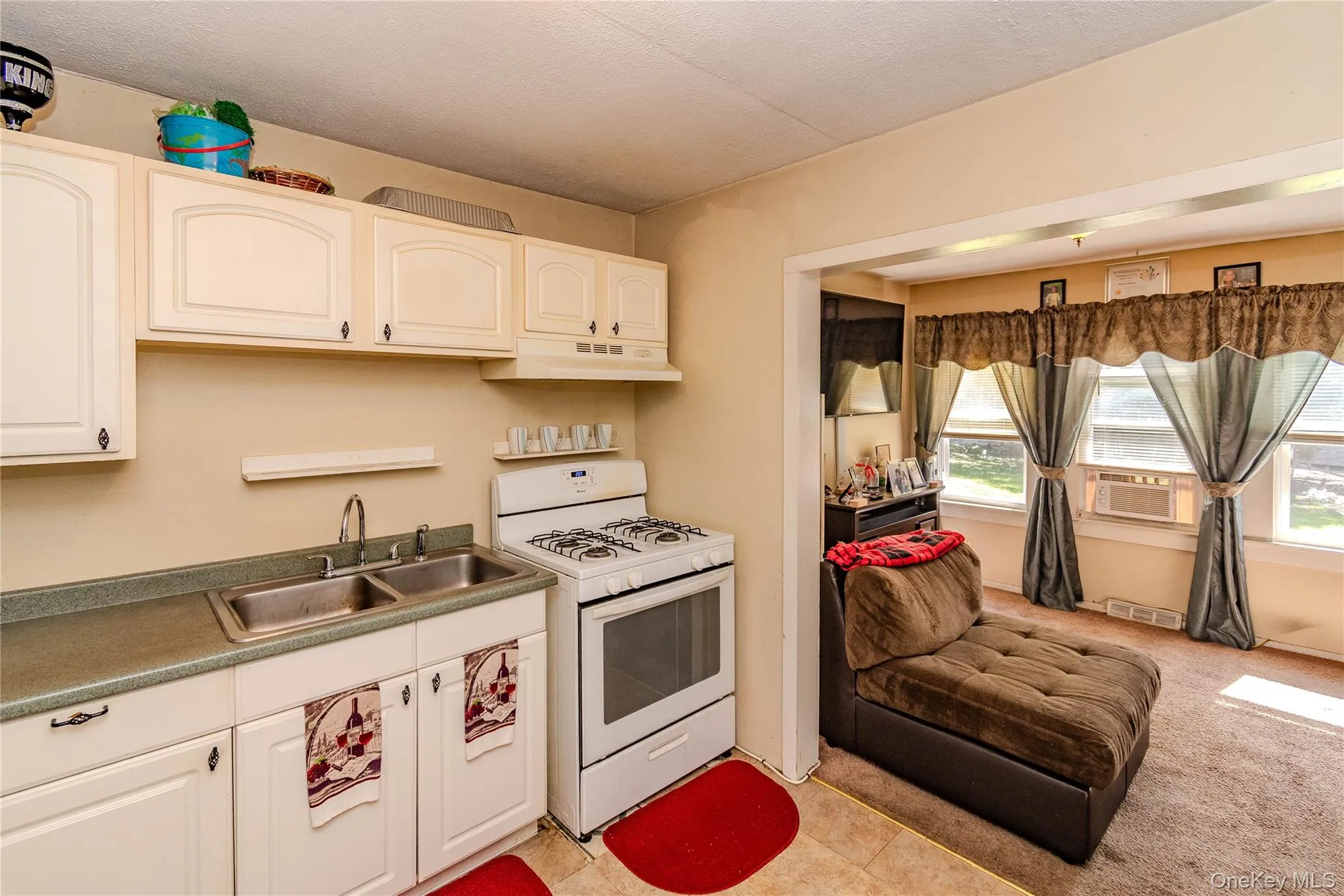 60 Carle Terrace, Ulster, NY, 2 Bedrooms Bedrooms, 5 Rooms Rooms,1 BathroomBathrooms,Residential,For Rent,Carle,0,1049382 60 Carle Terrace, Ulster, NY, 2 Bedrooms Bedrooms, 5 Rooms Rooms,1 BathroomBathrooms,Residential,For Rent,Carle,0,1049382