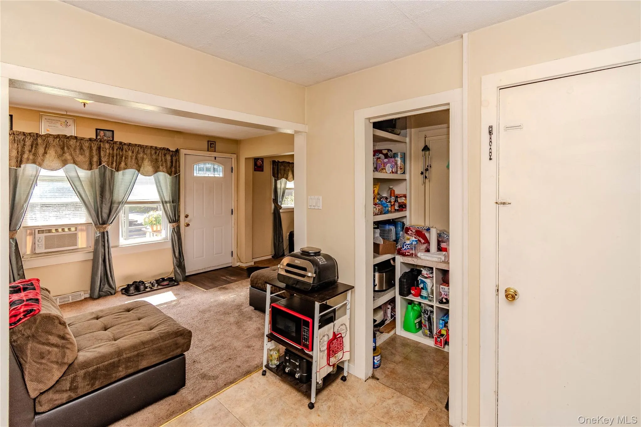 60 Carle Terrace, Ulster, NY, 2 Bedrooms Bedrooms, 5 Rooms Rooms,1 BathroomBathrooms,Residential,For Rent,Carle,0,1049382 60 Carle Terrace, Ulster, NY, 2 Bedrooms Bedrooms, 5 Rooms Rooms,1 BathroomBathrooms,Residential,For Rent,Carle,0,1049382