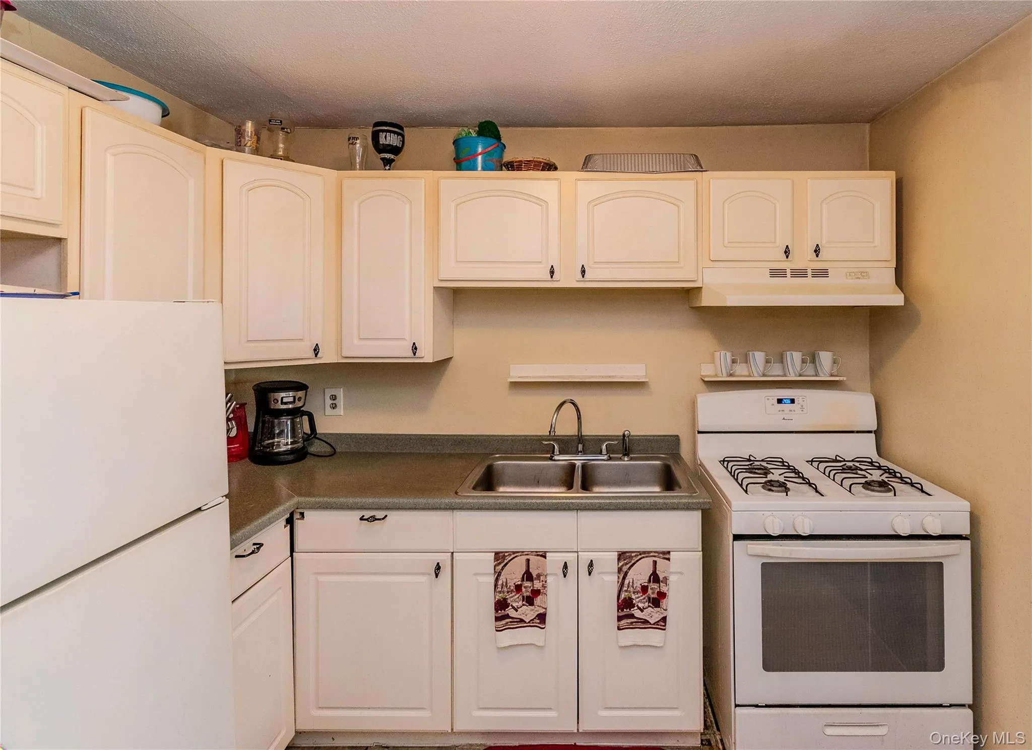 60 Carle Terrace, Ulster, NY, 2 Bedrooms Bedrooms, 5 Rooms Rooms,1 BathroomBathrooms,Residential,For Rent,Carle,0,1049382 60 Carle Terrace, Ulster, NY, 2 Bedrooms Bedrooms, 5 Rooms Rooms,1 BathroomBathrooms,Residential,For Rent,Carle,0,1049382