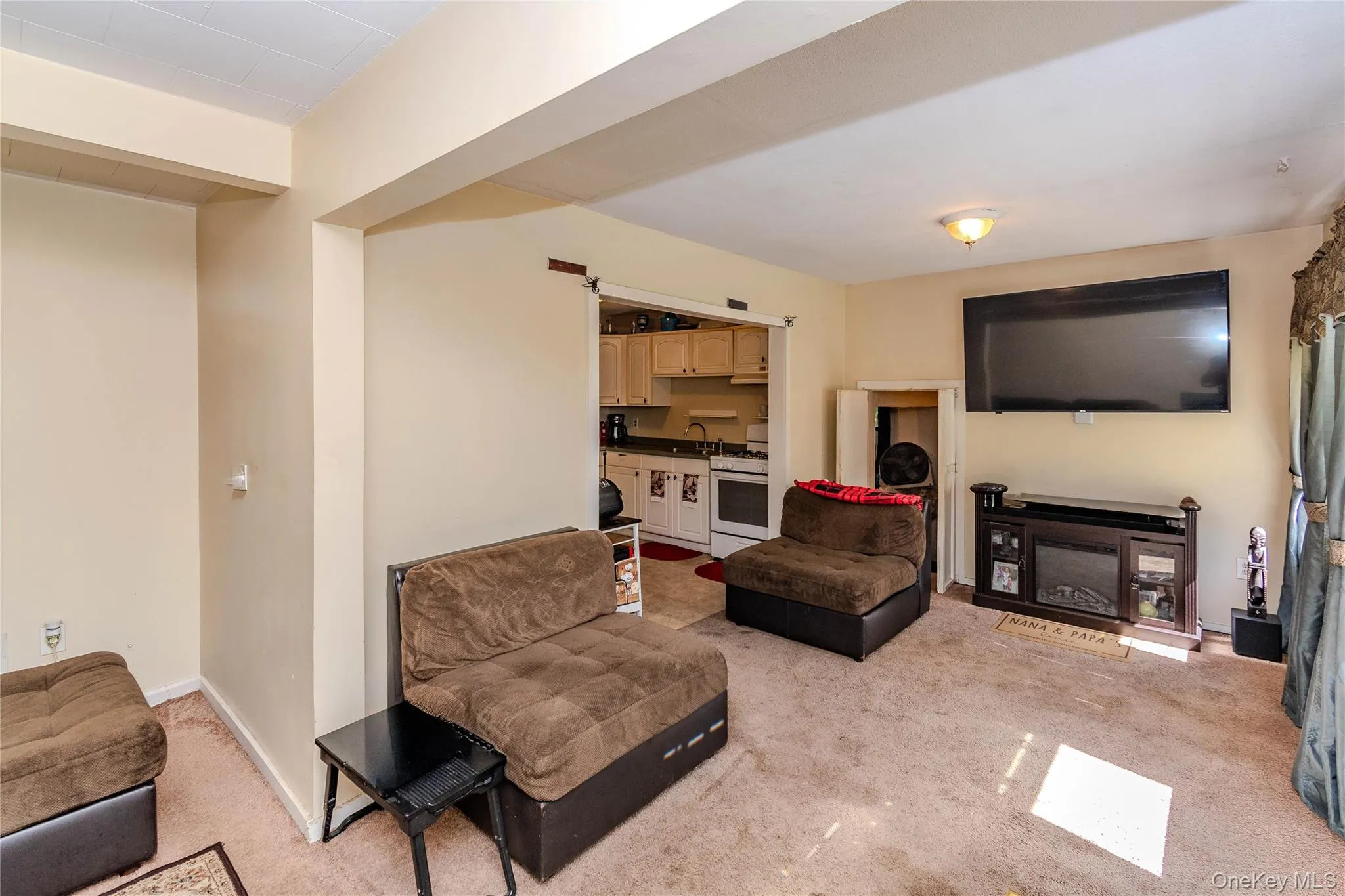 60 Carle Terrace, Ulster, NY, 2 Bedrooms Bedrooms, 5 Rooms Rooms,1 BathroomBathrooms,Residential,For Rent,Carle,0,1049382 60 Carle Terrace, Ulster, NY, 2 Bedrooms Bedrooms, 5 Rooms Rooms,1 BathroomBathrooms,Residential,For Rent,Carle,0,1049382