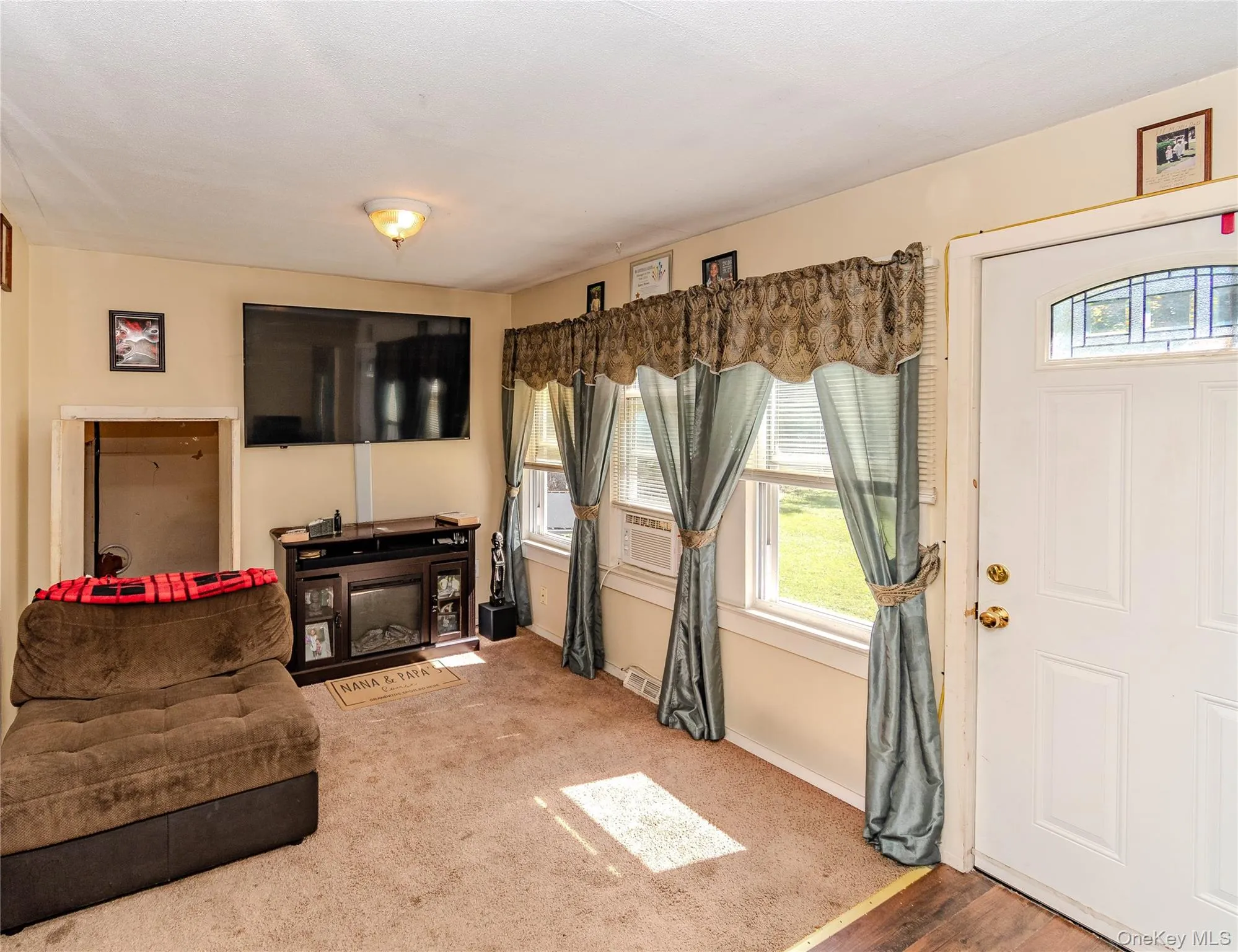 60 Carle Terrace, Ulster, NY, 2 Bedrooms Bedrooms, 5 Rooms Rooms,1 BathroomBathrooms,Residential,For Rent,Carle,0,1049382 60 Carle Terrace, Ulster, NY, 2 Bedrooms Bedrooms, 5 Rooms Rooms,1 BathroomBathrooms,Residential,For Rent,Carle,0,1049382