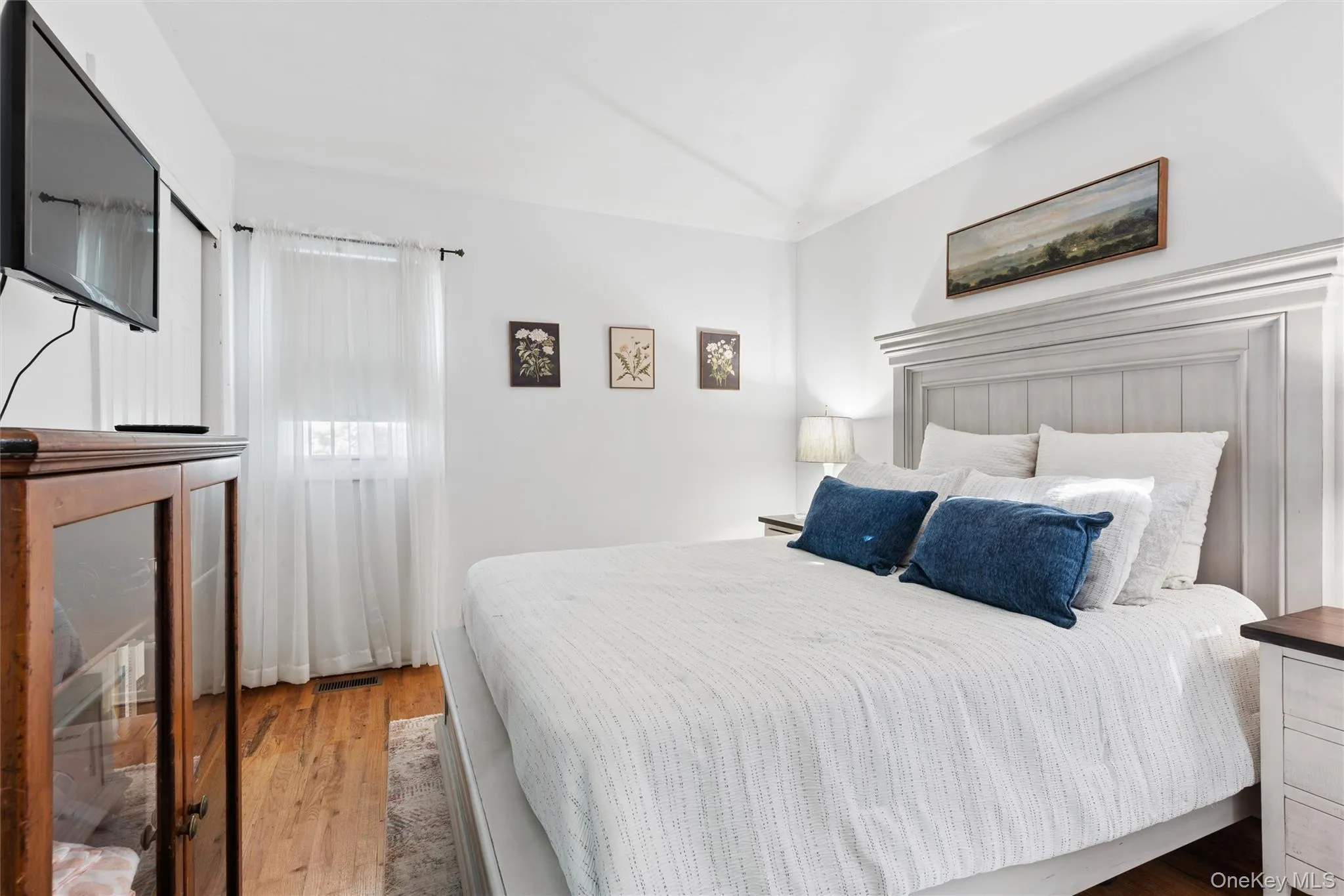 4 Arbor Lane, Southampton, NY, 3 Bedrooms Bedrooms, 6 Rooms Rooms,2 BathroomsBathrooms,Residential Lease,For Rent,Arbor,0,1049386 4 Arbor Lane, Southampton, NY, 3 Bedrooms Bedrooms, 6 Rooms Rooms,2 BathroomsBathrooms,Residential Lease,For Rent,Arbor,0,1049386