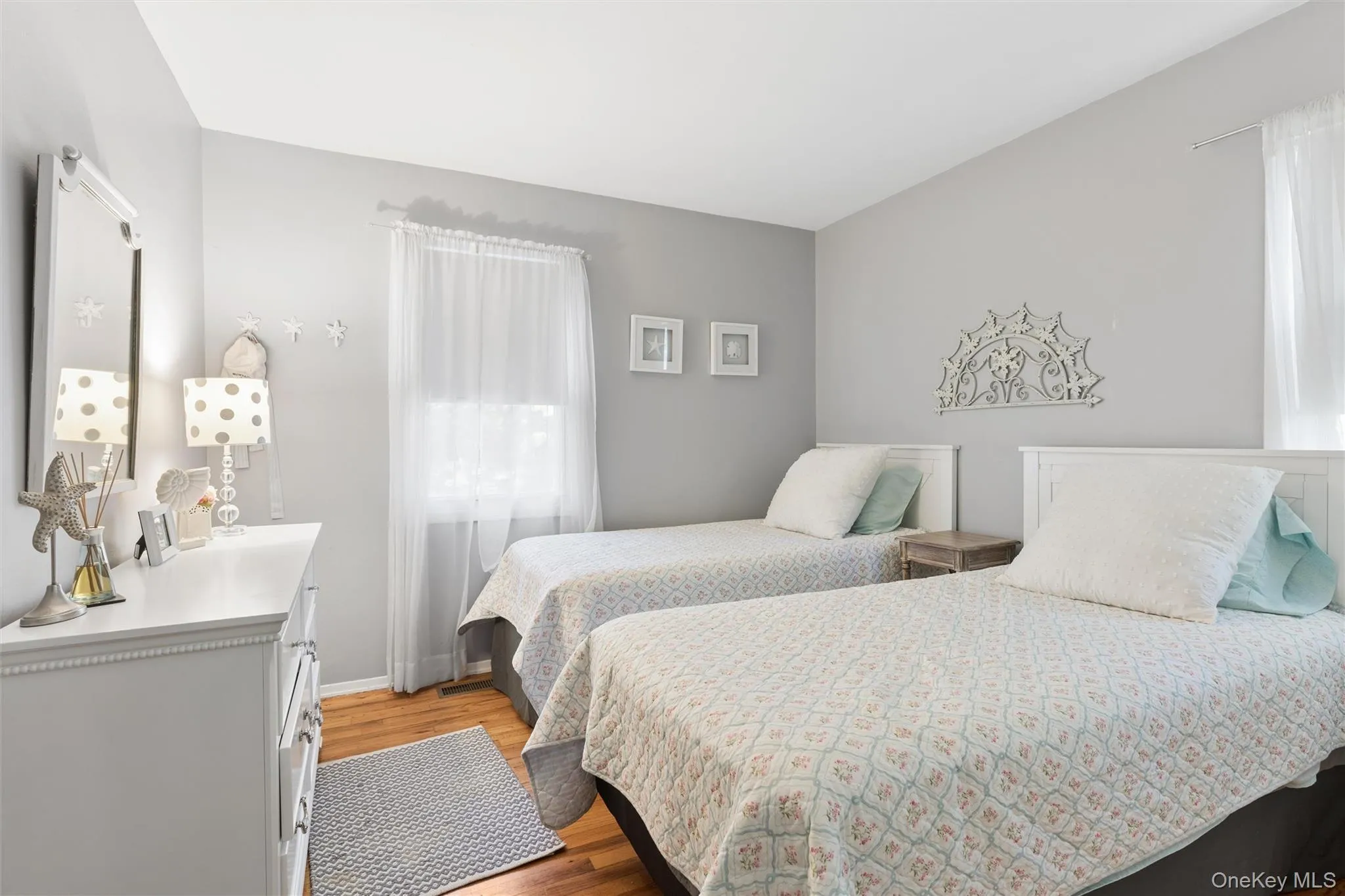 4 Arbor Lane, Southampton, NY, 3 Bedrooms Bedrooms, 6 Rooms Rooms,2 BathroomsBathrooms,Residential Lease,For Rent,Arbor,0,1049386 4 Arbor Lane, Southampton, NY, 3 Bedrooms Bedrooms, 6 Rooms Rooms,2 BathroomsBathrooms,Residential Lease,For Rent,Arbor,0,1049386