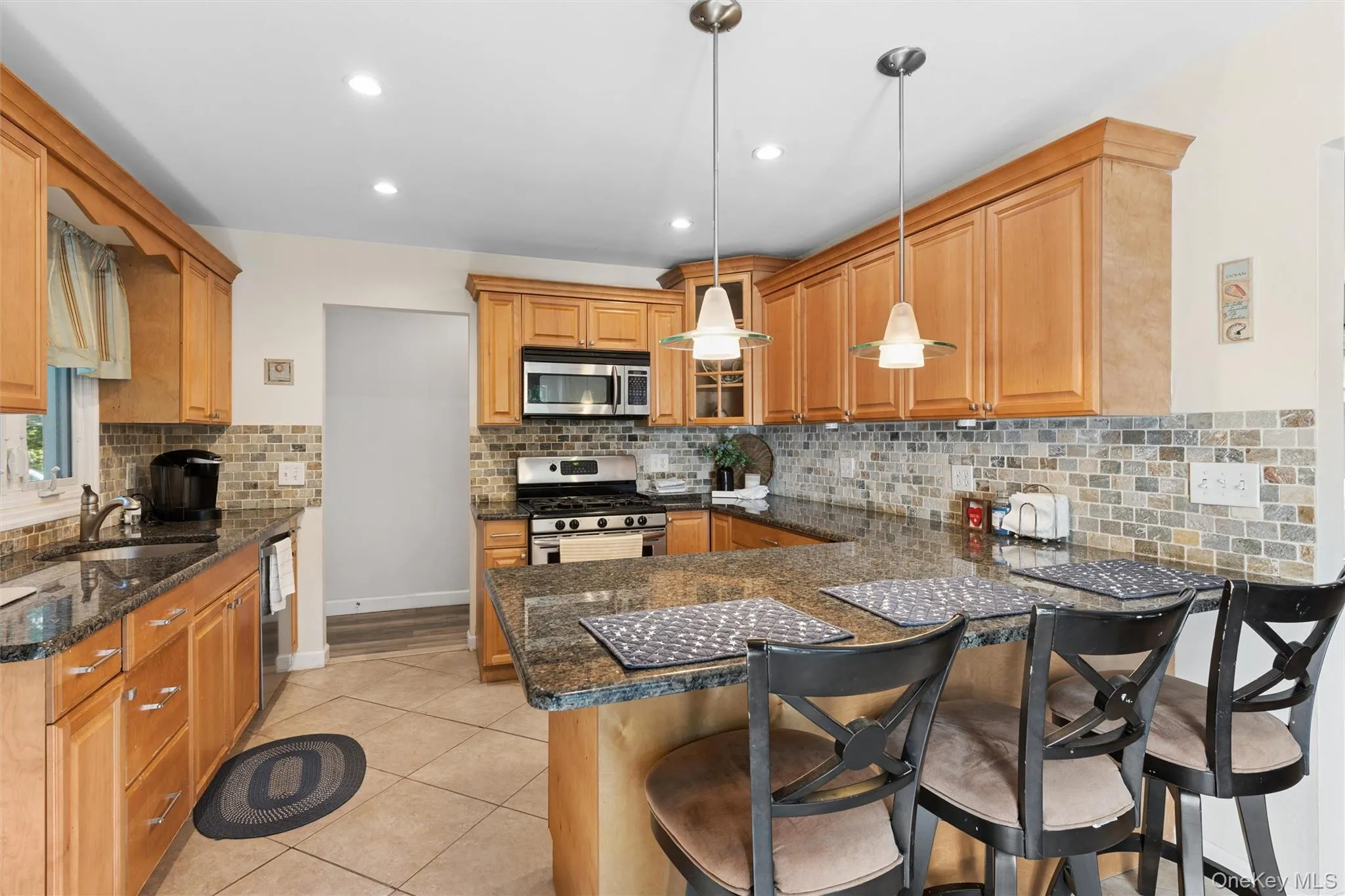 4 Arbor Lane, Southampton, NY, 3 Bedrooms Bedrooms, 6 Rooms Rooms,2 BathroomsBathrooms,Residential Lease,For Rent,Arbor,0,1049386 4 Arbor Lane, Southampton, NY, 3 Bedrooms Bedrooms, 6 Rooms Rooms,2 BathroomsBathrooms,Residential Lease,For Rent,Arbor,0,1049386