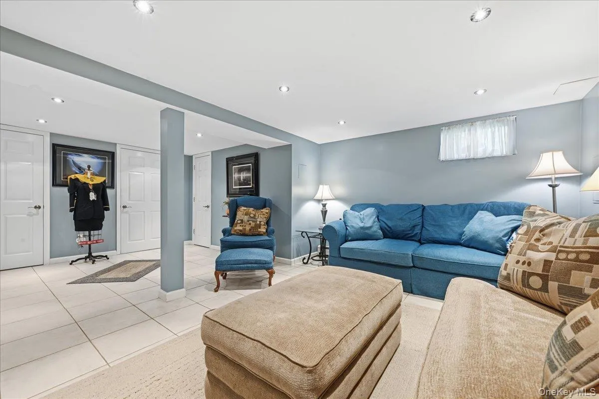 809 Garden Drive, Hempstead, NY, 3 Bedrooms Bedrooms, 6 Rooms Rooms,1 BathroomBathrooms,Residential,For Rent,Garden,0,1049391 809 Garden Drive, Hempstead, NY, 3 Bedrooms Bedrooms, 6 Rooms Rooms,1 BathroomBathrooms,Residential,For Rent,Garden,0,1049391