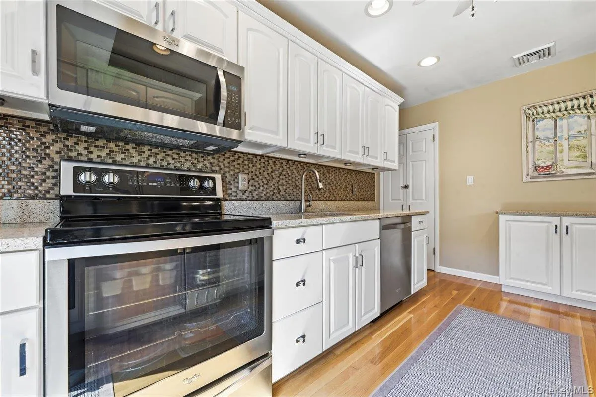 809 Garden Drive, Hempstead, NY, 3 Bedrooms Bedrooms, 6 Rooms Rooms,1 BathroomBathrooms,Residential,For Rent,Garden,0,1049391 809 Garden Drive, Hempstead, NY, 3 Bedrooms Bedrooms, 6 Rooms Rooms,1 BathroomBathrooms,Residential,For Rent,Garden,0,1049391