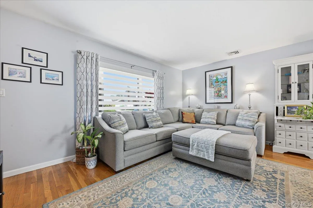 809 Garden Drive, Hempstead, NY, 3 Bedrooms Bedrooms, 6 Rooms Rooms,1 BathroomBathrooms,Residential,For Rent,Garden,0,1049391 809 Garden Drive, Hempstead, NY, 3 Bedrooms Bedrooms, 6 Rooms Rooms,1 BathroomBathrooms,Residential,For Rent,Garden,0,1049391