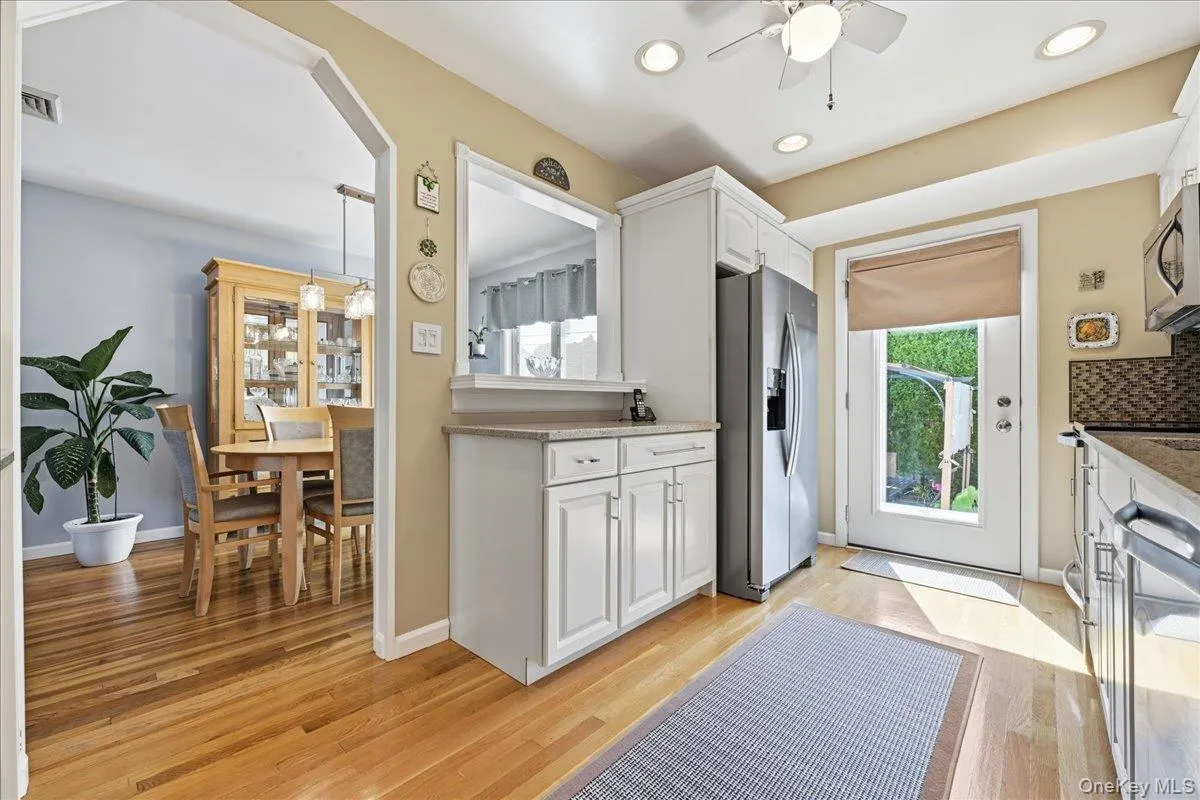 809 Garden Drive, Hempstead, NY, 3 Bedrooms Bedrooms, 6 Rooms Rooms,1 BathroomBathrooms,Residential,For Rent,Garden,0,1049391 809 Garden Drive, Hempstead, NY, 3 Bedrooms Bedrooms, 6 Rooms Rooms,1 BathroomBathrooms,Residential,For Rent,Garden,0,1049391