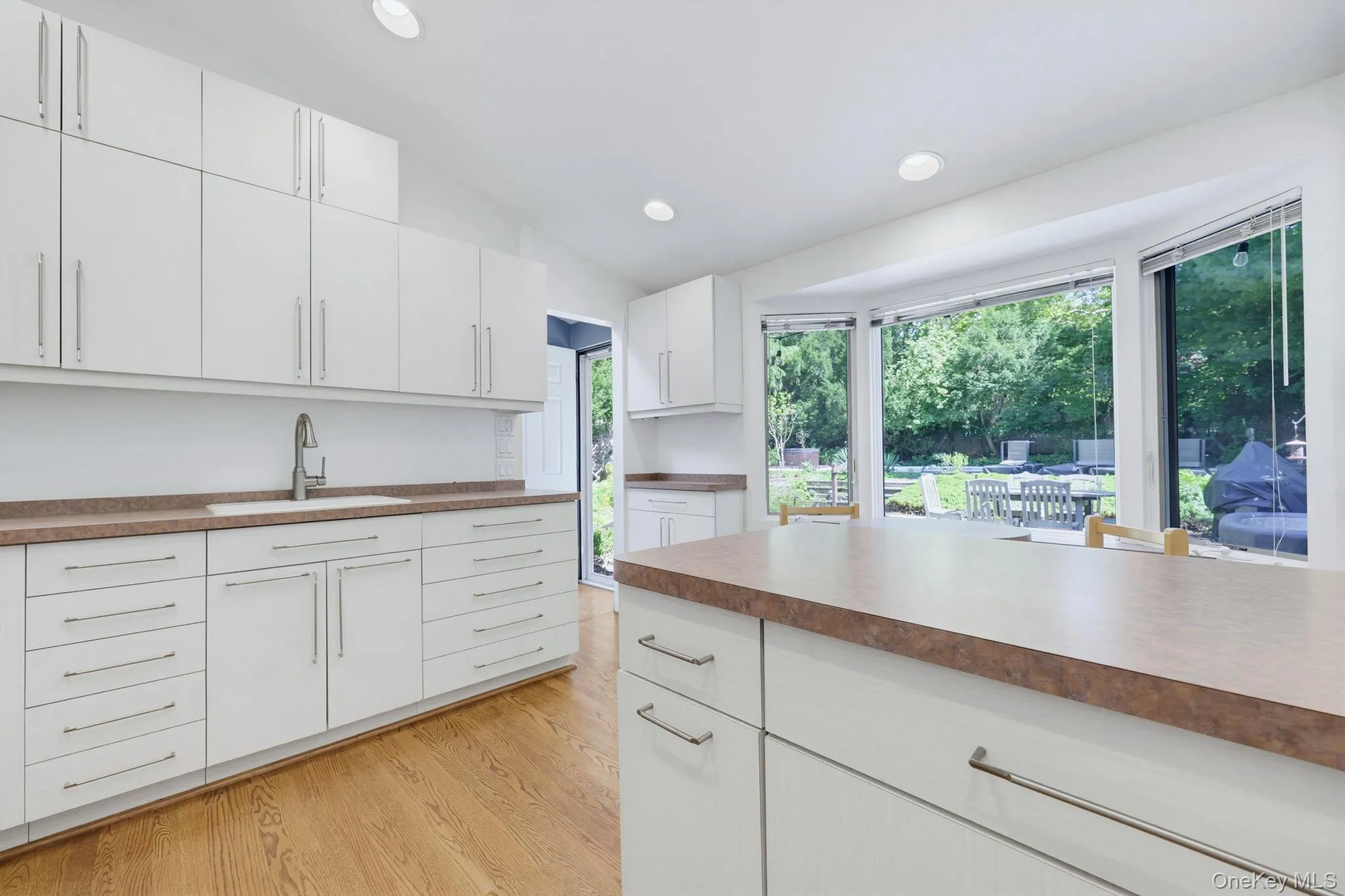 6 Lark Avenue, Greenburgh, NY, 3 Bedrooms Bedrooms, 10 Rooms Rooms,2 BathroomsBathrooms,Residential Lease,For Rent,Lark,0,1049404 6 Lark Avenue, Greenburgh, NY, 3 Bedrooms Bedrooms, 10 Rooms Rooms,2 BathroomsBathrooms,Residential Lease,For Rent,Lark,0,1049404