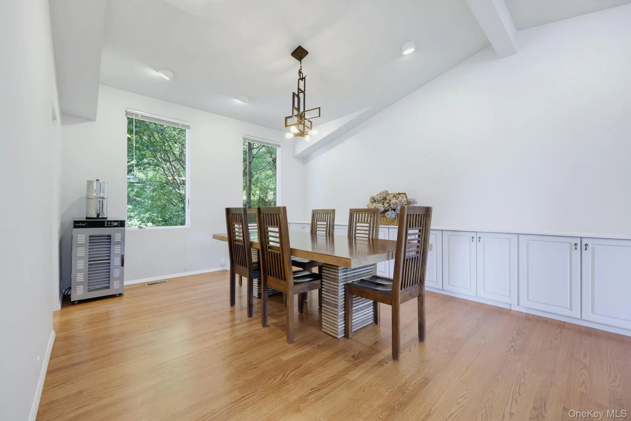 6 Lark Avenue, Greenburgh, NY, 3 Bedrooms Bedrooms, 10 Rooms Rooms,2 BathroomsBathrooms,Residential Lease,For Rent,Lark,0,1049404 6 Lark Avenue, Greenburgh, NY, 3 Bedrooms Bedrooms, 10 Rooms Rooms,2 BathroomsBathrooms,Residential Lease,For Rent,Lark,0,1049404