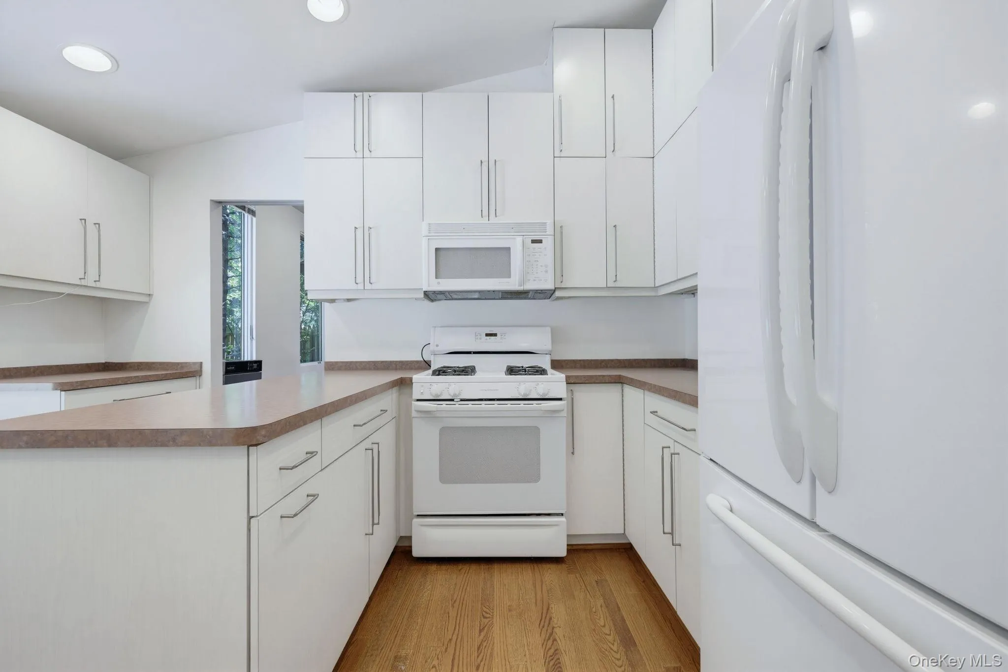 6 Lark Avenue, Greenburgh, NY, 3 Bedrooms Bedrooms, 10 Rooms Rooms,2 BathroomsBathrooms,Residential Lease,For Rent,Lark,0,1049404 6 Lark Avenue, Greenburgh, NY, 3 Bedrooms Bedrooms, 10 Rooms Rooms,2 BathroomsBathrooms,Residential Lease,For Rent,Lark,0,1049404