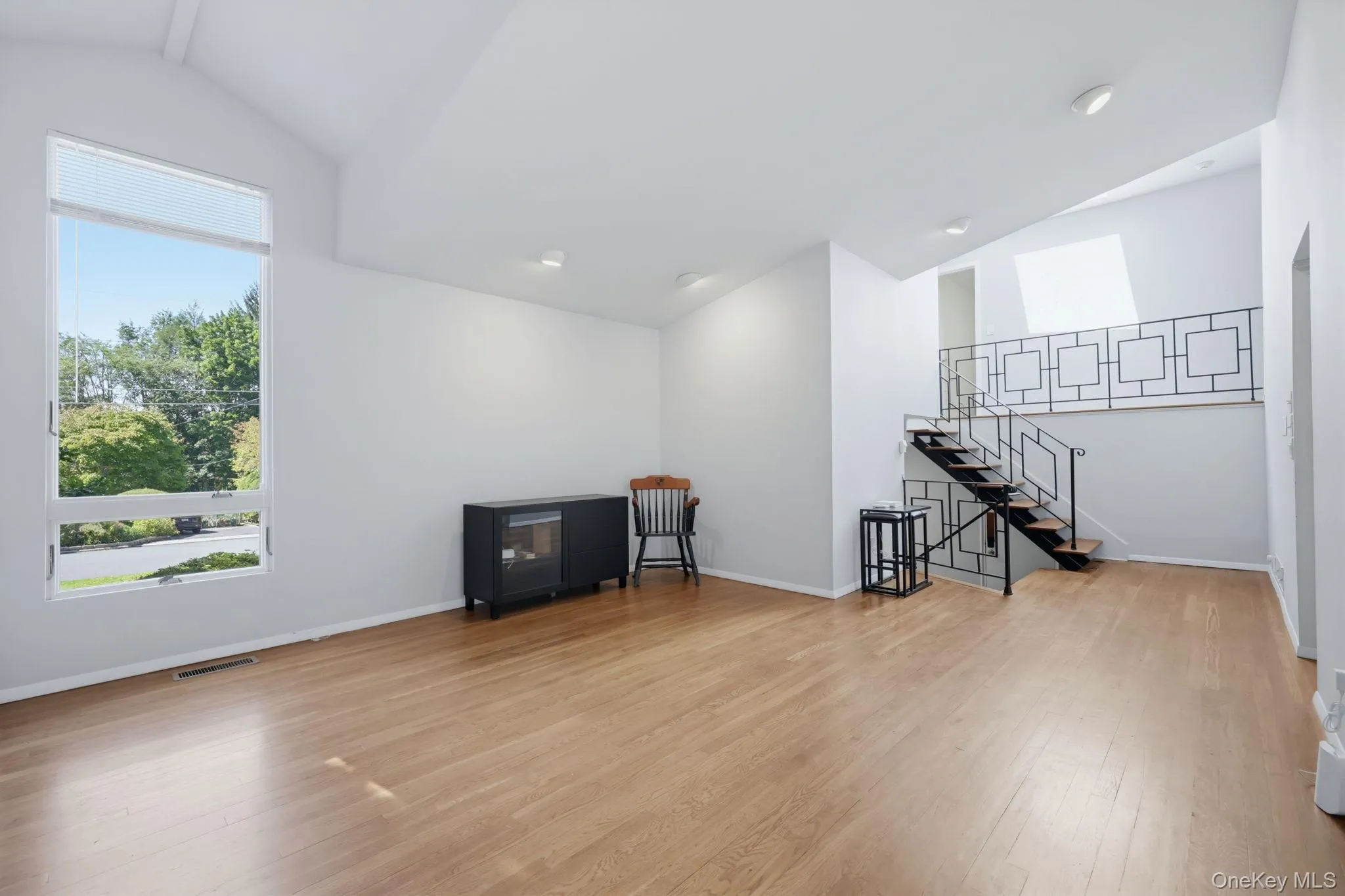 6 Lark Avenue, Greenburgh, NY, 3 Bedrooms Bedrooms, 10 Rooms Rooms,2 BathroomsBathrooms,Residential Lease,For Rent,Lark,0,1049404 6 Lark Avenue, Greenburgh, NY, 3 Bedrooms Bedrooms, 10 Rooms Rooms,2 BathroomsBathrooms,Residential Lease,For Rent,Lark,0,1049404