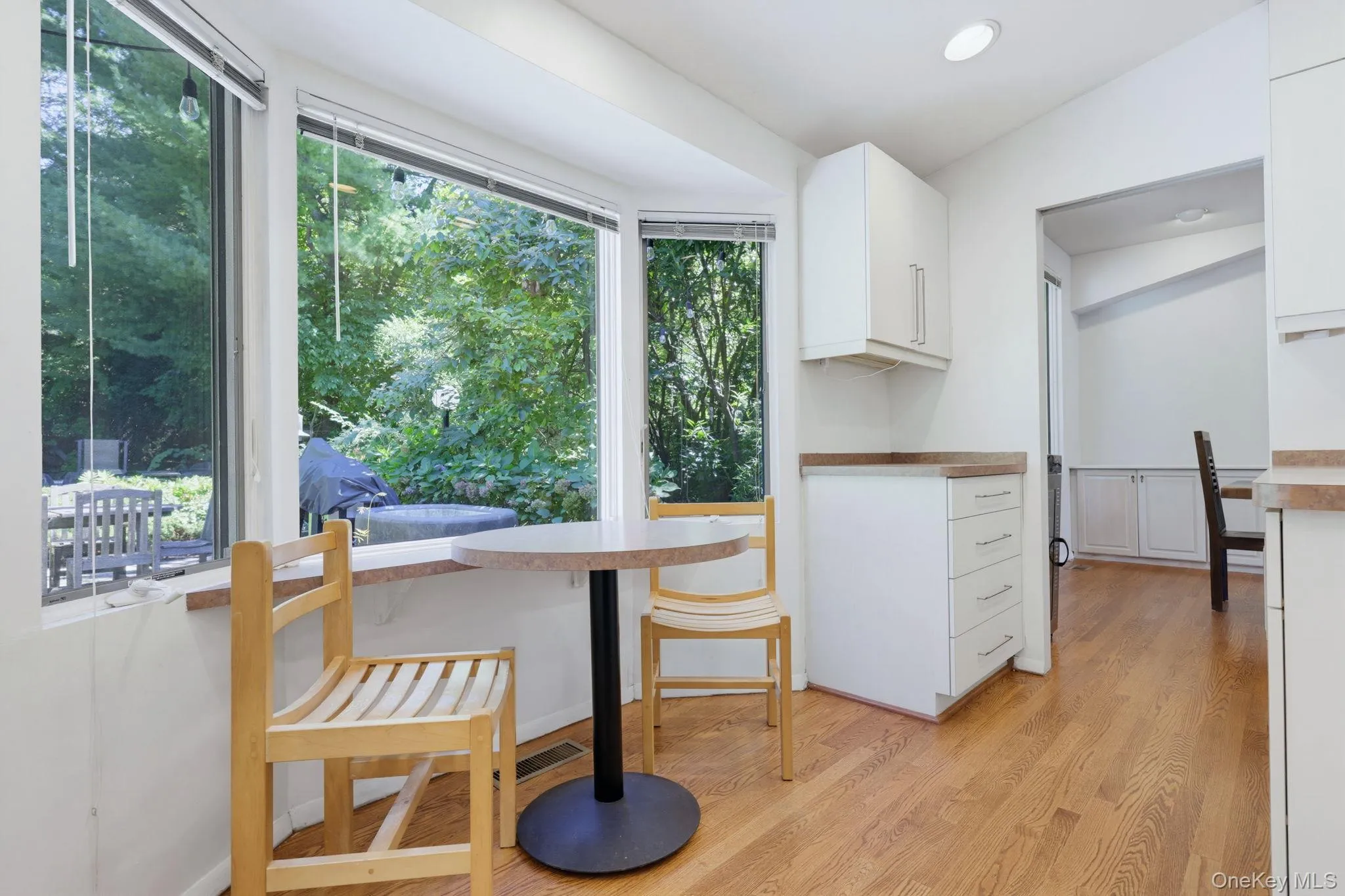 6 Lark Avenue, Greenburgh, NY, 3 Bedrooms Bedrooms, 10 Rooms Rooms,2 BathroomsBathrooms,Residential Lease,For Rent,Lark,0,1049404 6 Lark Avenue, Greenburgh, NY, 3 Bedrooms Bedrooms, 10 Rooms Rooms,2 BathroomsBathrooms,Residential Lease,For Rent,Lark,0,1049404