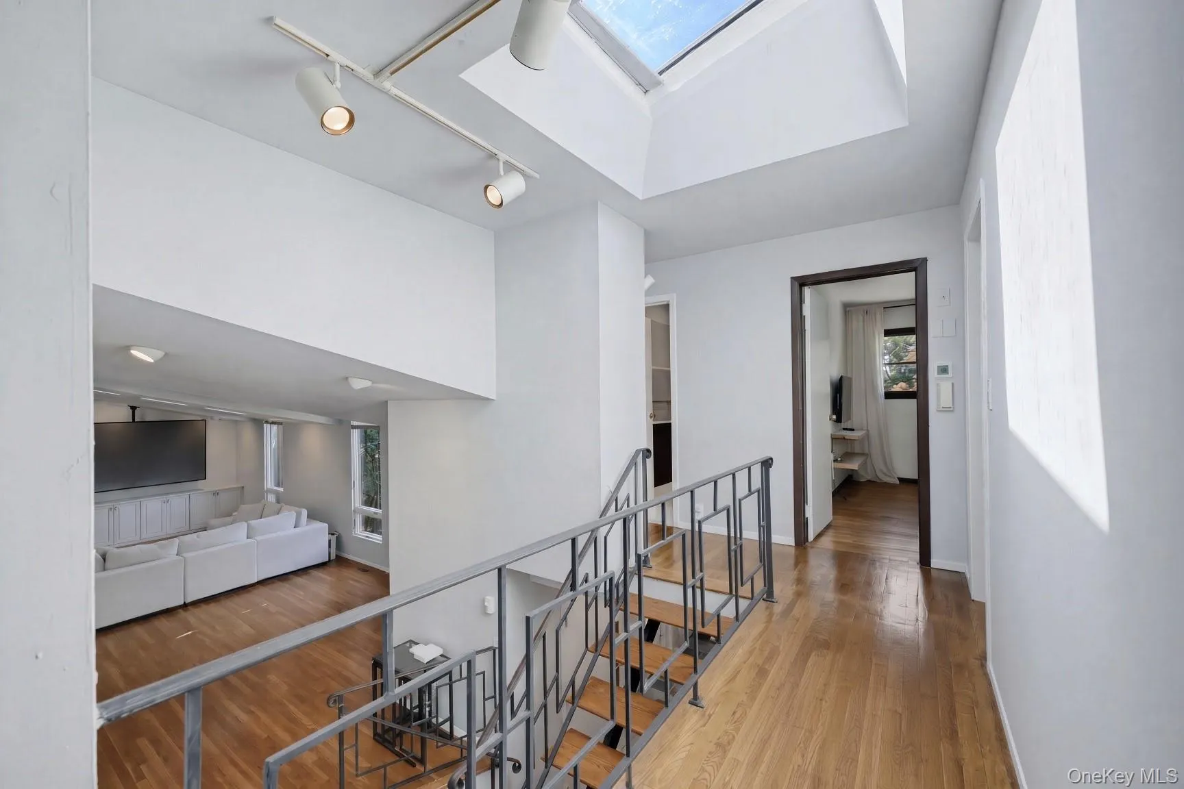 6 Lark Avenue, Greenburgh, NY, 3 Bedrooms Bedrooms, 10 Rooms Rooms,2 BathroomsBathrooms,Residential Lease,For Rent,Lark,0,1049404 6 Lark Avenue, Greenburgh, NY, 3 Bedrooms Bedrooms, 10 Rooms Rooms,2 BathroomsBathrooms,Residential Lease,For Rent,Lark,0,1049404