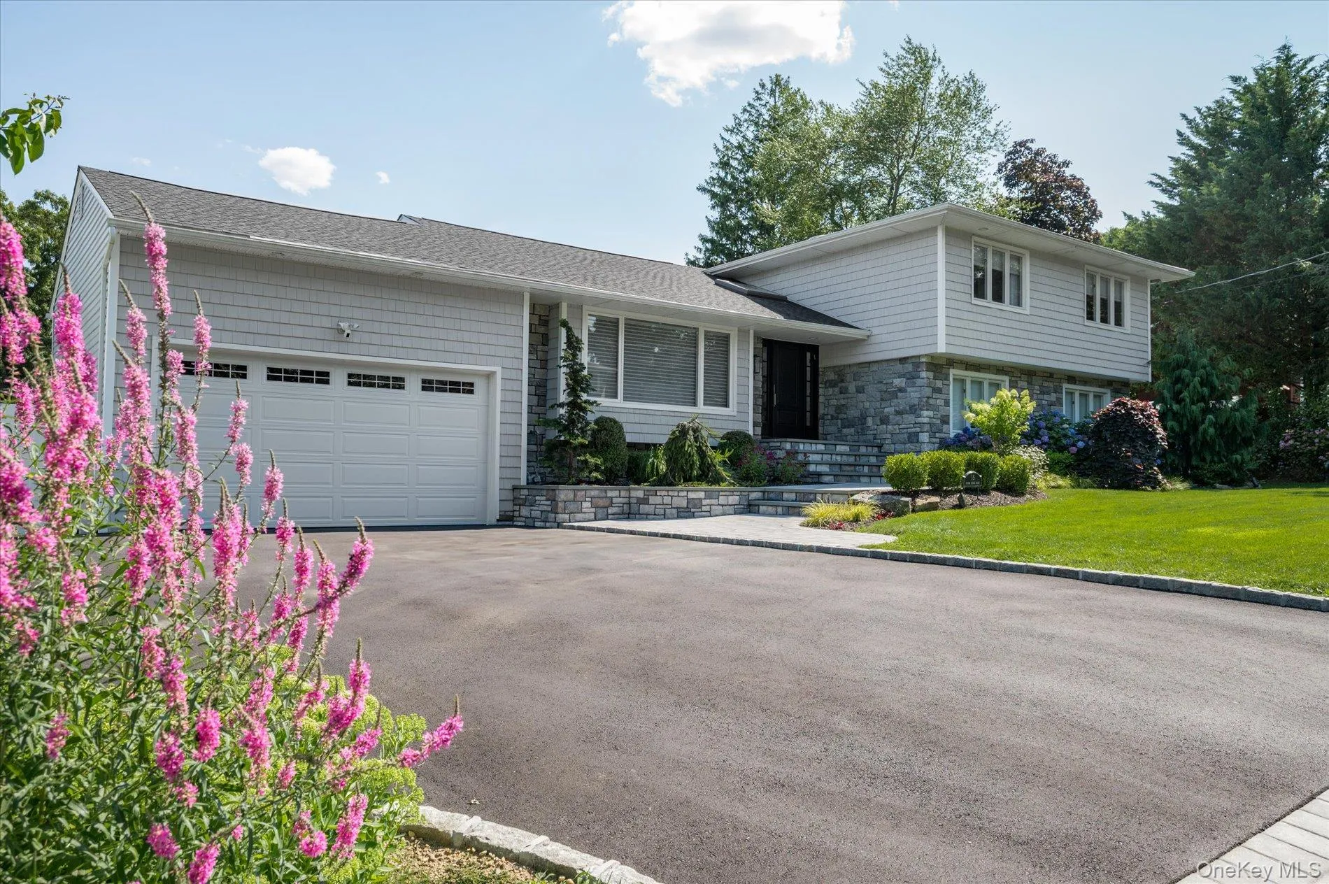 15 Pound Ridge Road, Oyster Bay, NY, 5 Bedrooms Bedrooms, 10 Rooms Rooms,3 BathroomsBathrooms,Residential,For Rent,Pound Ridge,0,1049411 15 Pound Ridge Road, Oyster Bay, NY, 5 Bedrooms Bedrooms, 10 Rooms Rooms,3 BathroomsBathrooms,Residential,For Rent,Pound Ridge,0,1049411