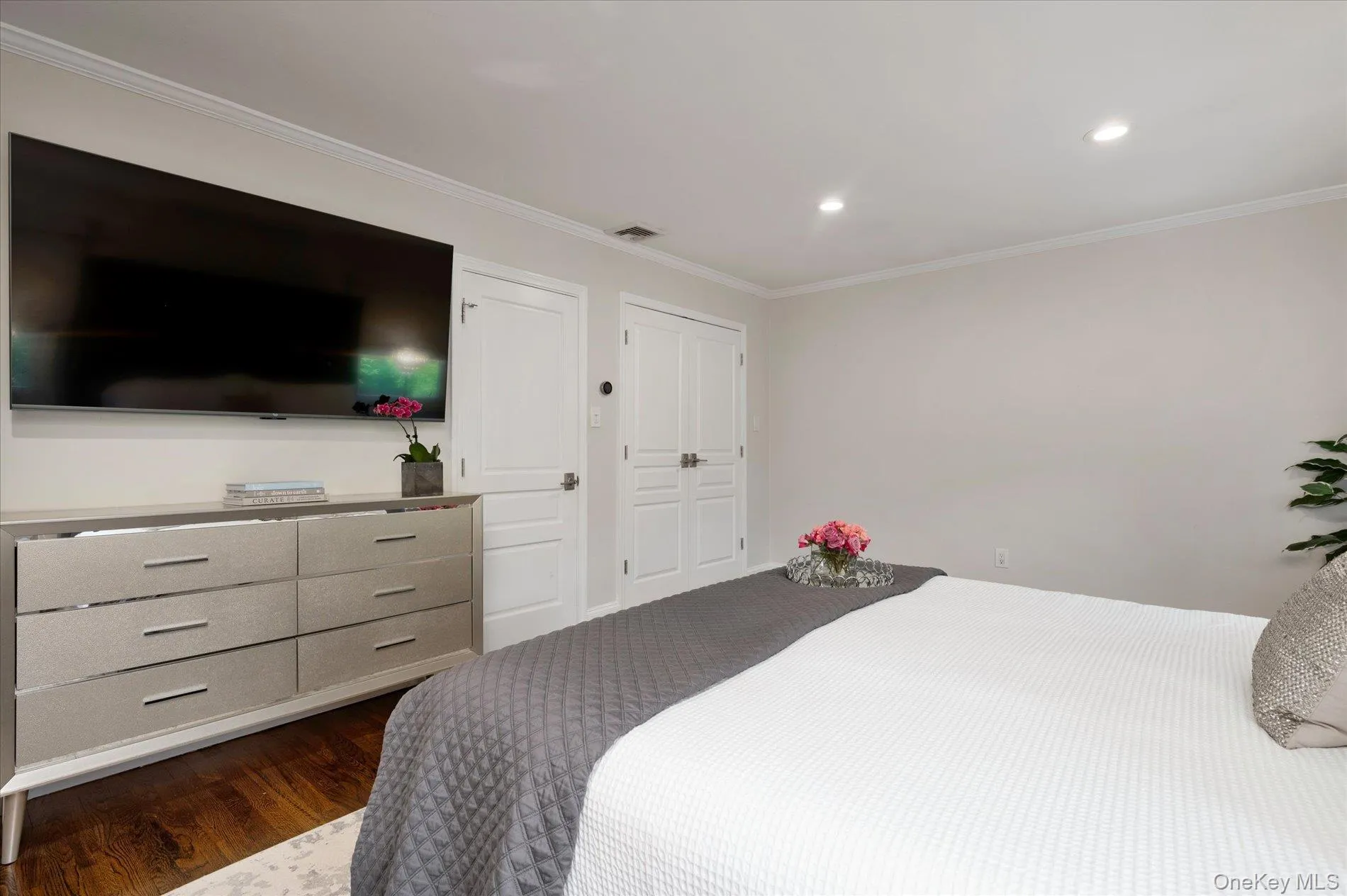 15 Pound Ridge Road, Oyster Bay, NY, 5 Bedrooms Bedrooms, 10 Rooms Rooms,3 BathroomsBathrooms,Residential,For Rent,Pound Ridge,0,1049411 15 Pound Ridge Road, Oyster Bay, NY, 5 Bedrooms Bedrooms, 10 Rooms Rooms,3 BathroomsBathrooms,Residential,For Rent,Pound Ridge,0,1049411
