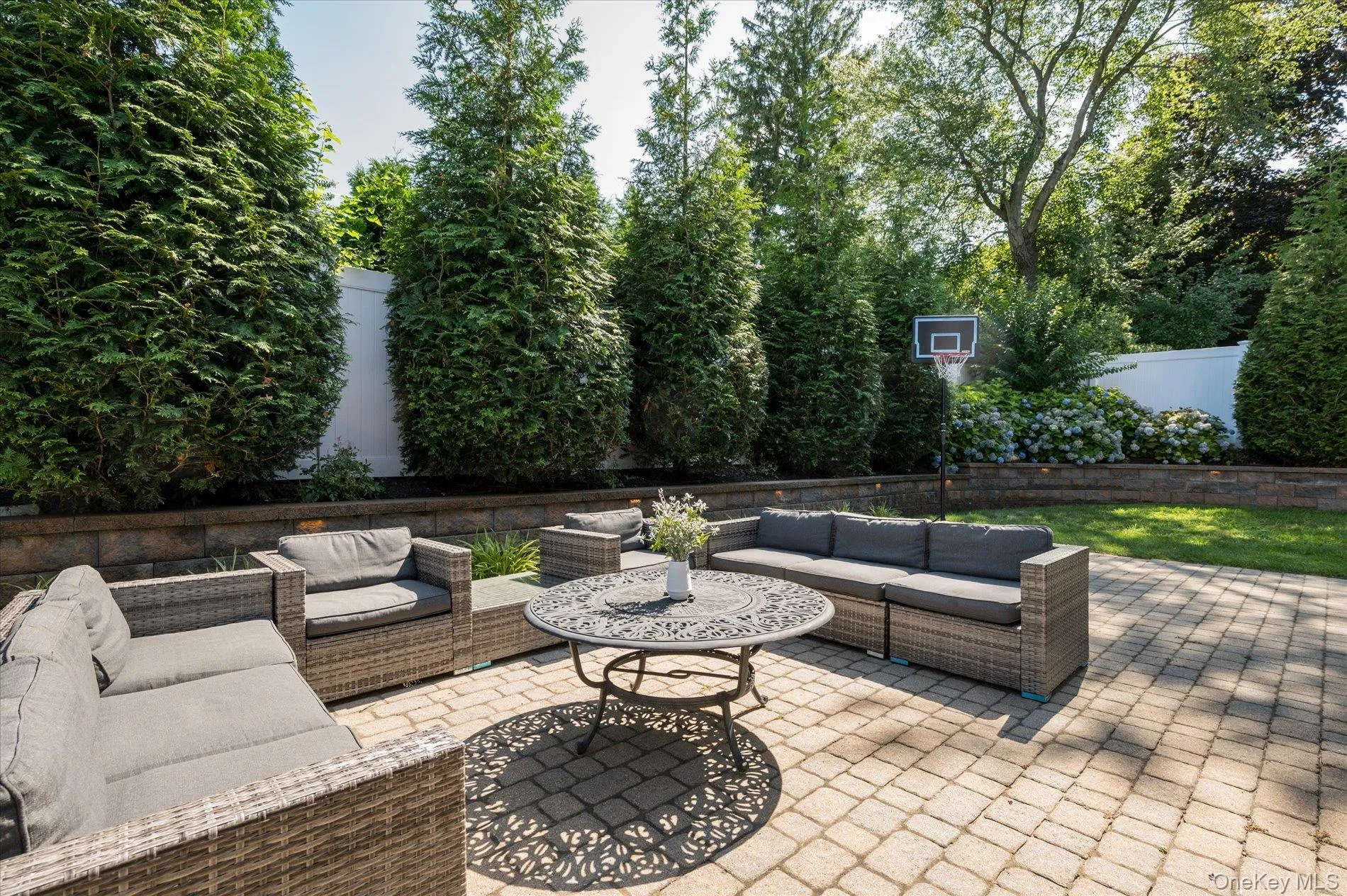15 Pound Ridge Road, Oyster Bay, NY, 5 Bedrooms Bedrooms, 10 Rooms Rooms,3 BathroomsBathrooms,Residential,For Rent,Pound Ridge,0,1049411 15 Pound Ridge Road, Oyster Bay, NY, 5 Bedrooms Bedrooms, 10 Rooms Rooms,3 BathroomsBathrooms,Residential,For Rent,Pound Ridge,0,1049411
