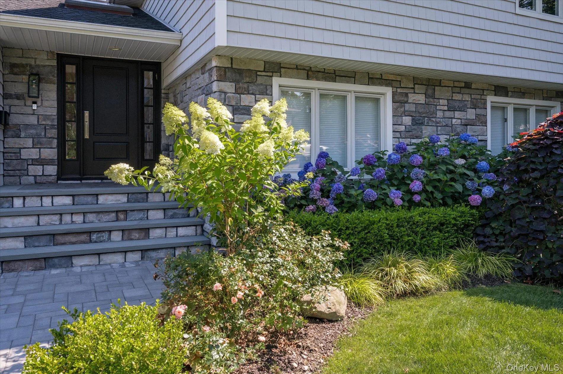 15 Pound Ridge Road, Oyster Bay, NY, 5 Bedrooms Bedrooms, 10 Rooms Rooms,3 BathroomsBathrooms,Residential,For Rent,Pound Ridge,0,1049411 15 Pound Ridge Road, Oyster Bay, NY, 5 Bedrooms Bedrooms, 10 Rooms Rooms,3 BathroomsBathrooms,Residential,For Rent,Pound Ridge,0,1049411