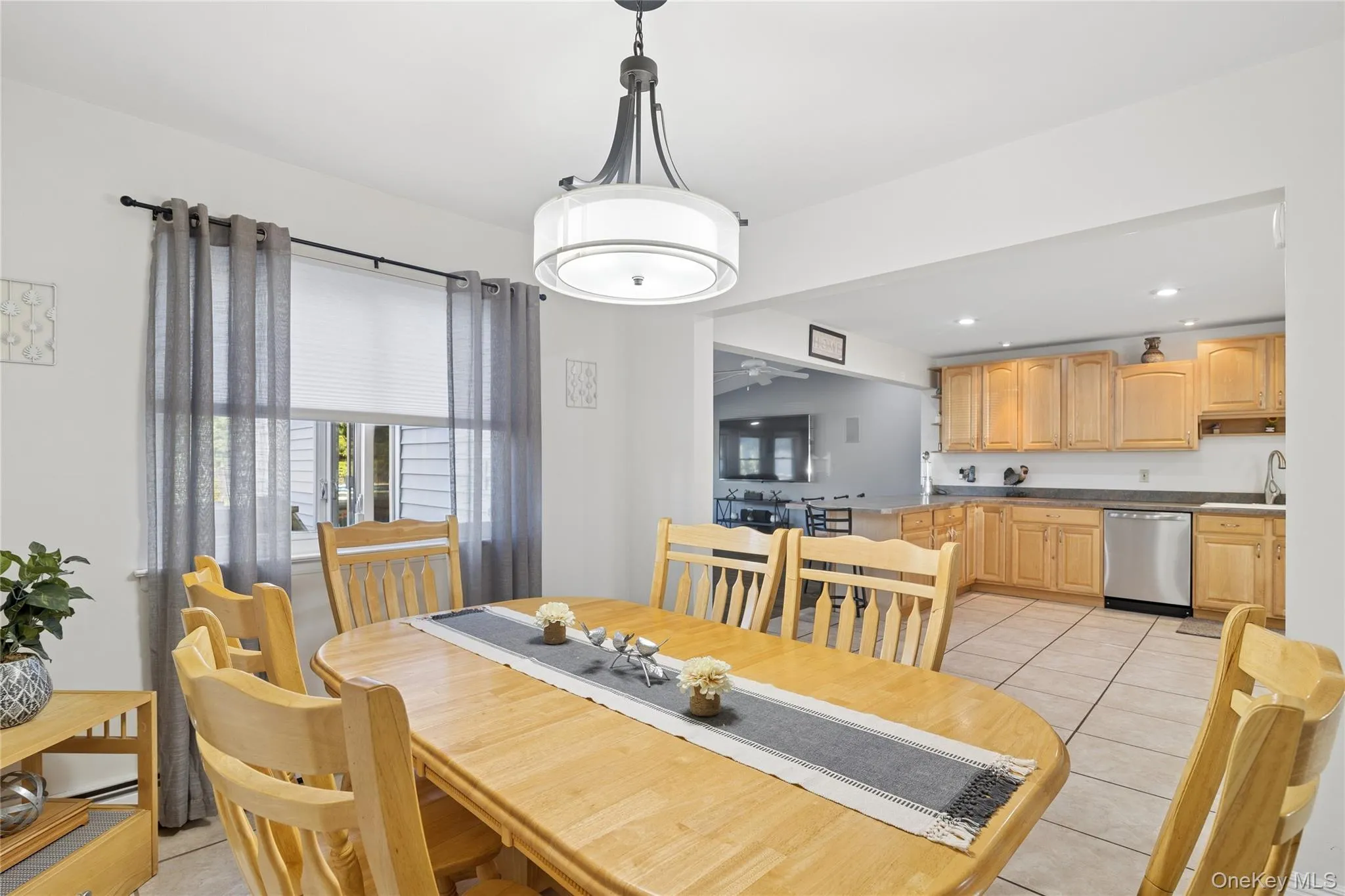 7 Springmeadow Drive, Islip, NY, 4 Bedrooms Bedrooms, 9 Rooms Rooms,2 BathroomsBathrooms,Residential,For Rent,Springmeadow,0,1049413 7 Springmeadow Drive, Islip, NY, 4 Bedrooms Bedrooms, 9 Rooms Rooms,2 BathroomsBathrooms,Residential,For Rent,Springmeadow,0,1049413