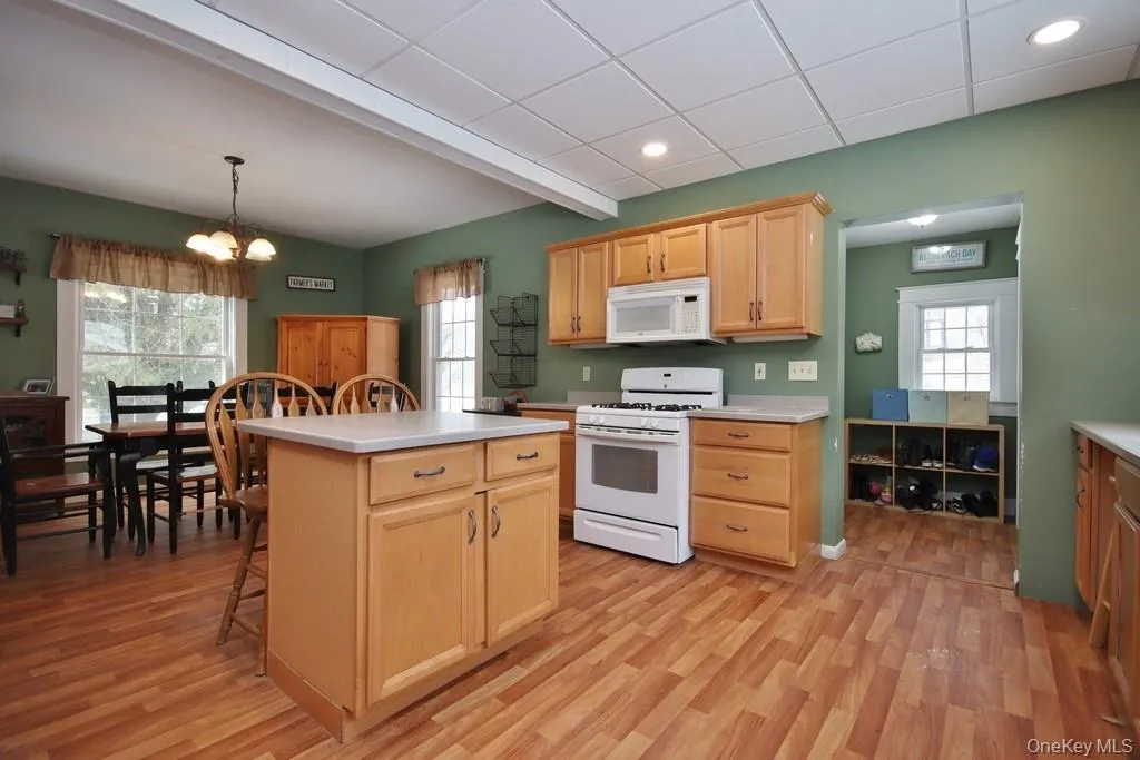 53 Yorktown Road, Rockland, NY, 4 Bedrooms Bedrooms, 10 Rooms Rooms,1 BathroomBathrooms,Residential,For Rent,Yorktown,0,1049419 53 Yorktown Road, Rockland, NY, 4 Bedrooms Bedrooms, 10 Rooms Rooms,1 BathroomBathrooms,Residential,For Rent,Yorktown,0,1049419