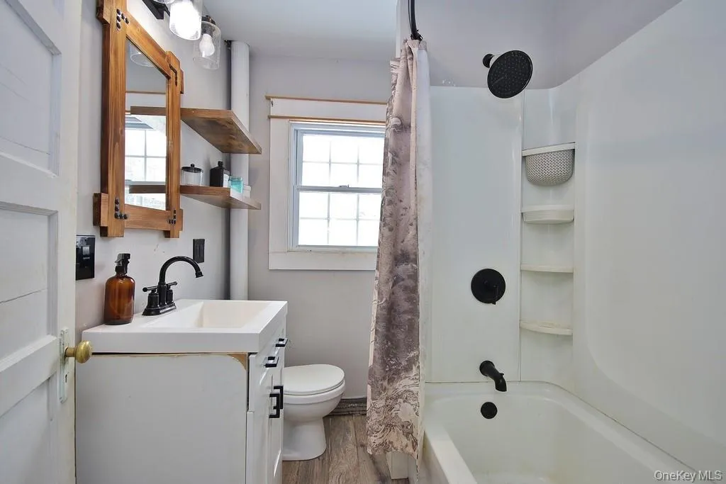 53 Yorktown Road, Rockland, NY, 4 Bedrooms Bedrooms, 10 Rooms Rooms,1 BathroomBathrooms,Residential,For Rent,Yorktown,0,1049419 53 Yorktown Road, Rockland, NY, 4 Bedrooms Bedrooms, 10 Rooms Rooms,1 BathroomBathrooms,Residential,For Rent,Yorktown,0,1049419
