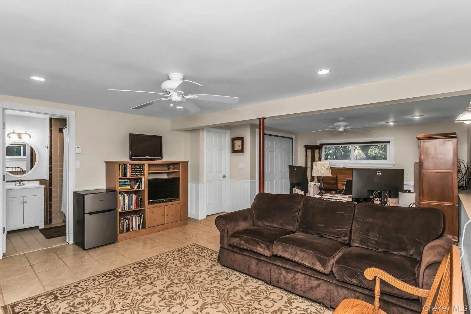 Guest Quarters or 4th Bedroom Lots Of Closet Space. So Many Possibilities Guest Quarters or 4th Bedroom Lots Of Closet Space. So Many Possibilities