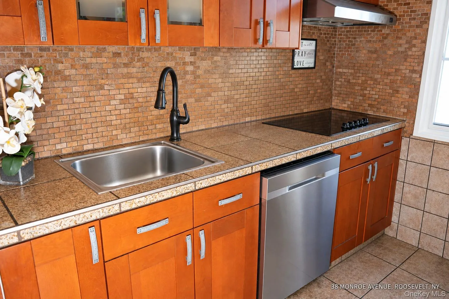 38 Monroe Avenue, Hempstead, NY, 5 Bedrooms Bedrooms, 8 Rooms Rooms,2 BathroomsBathrooms,Residential,For Rent,Monroe,0,1049431 38 Monroe Avenue, Hempstead, NY, 5 Bedrooms Bedrooms, 8 Rooms Rooms,2 BathroomsBathrooms,Residential,For Rent,Monroe,0,1049431