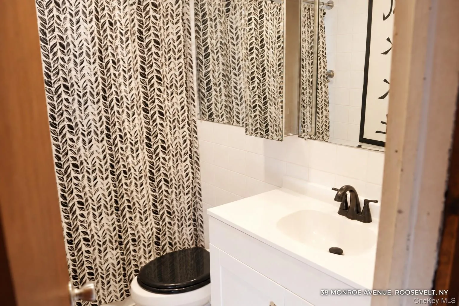 38 Monroe Avenue, Hempstead, NY, 5 Bedrooms Bedrooms, 8 Rooms Rooms,2 BathroomsBathrooms,Residential,For Rent,Monroe,0,1049431 38 Monroe Avenue, Hempstead, NY, 5 Bedrooms Bedrooms, 8 Rooms Rooms,2 BathroomsBathrooms,Residential,For Rent,Monroe,0,1049431