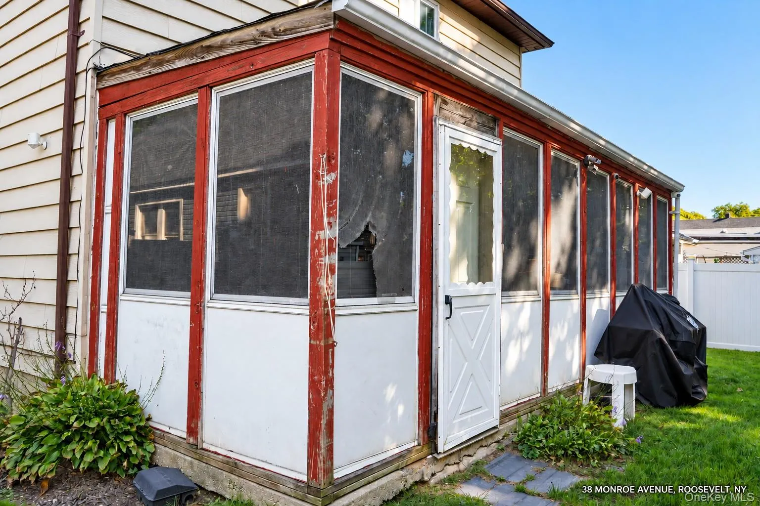 38 Monroe Avenue, Hempstead, NY, 5 Bedrooms Bedrooms, 8 Rooms Rooms,2 BathroomsBathrooms,Residential,For Rent,Monroe,0,1049431 38 Monroe Avenue, Hempstead, NY, 5 Bedrooms Bedrooms, 8 Rooms Rooms,2 BathroomsBathrooms,Residential,For Rent,Monroe,0,1049431