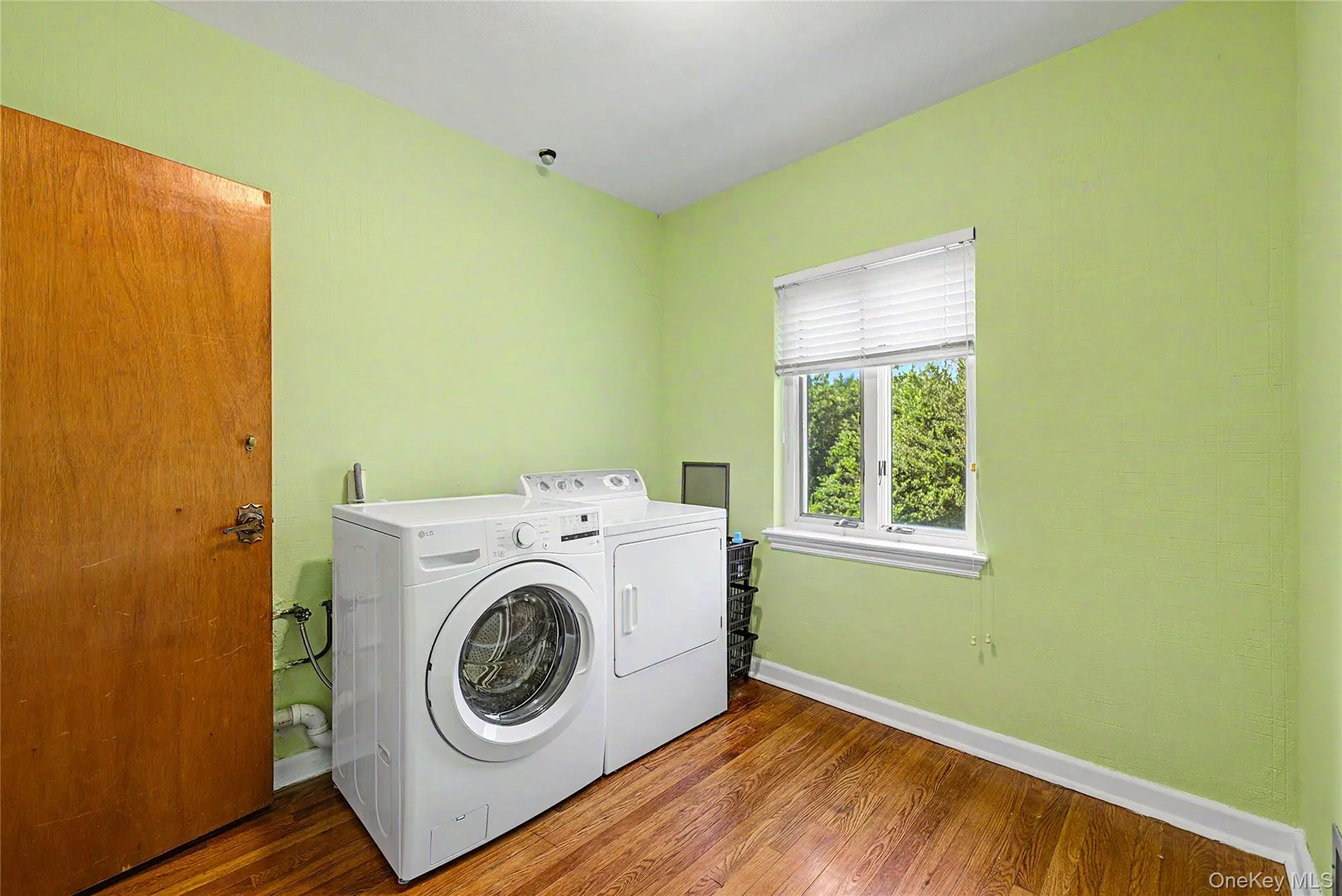 9 Old Pond Road, North Hempstead, NY, 4 Bedrooms Bedrooms, 9 Rooms Rooms,3 BathroomsBathrooms,Residential,For Rent,Old Pond,0,1049432 9 Old Pond Road, North Hempstead, NY, 4 Bedrooms Bedrooms, 9 Rooms Rooms,3 BathroomsBathrooms,Residential,For Rent,Old Pond,0,1049432