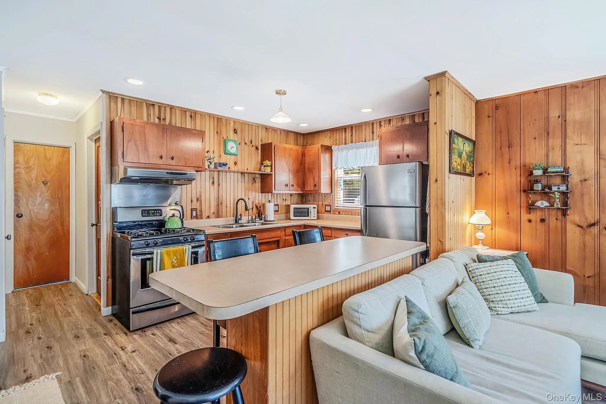 7 Beacon Drive, Brookhaven, NY, 2 Bedrooms Bedrooms, 5 Rooms Rooms,1 BathroomBathrooms,Residential,For Rent,Beacon,0,1049434 7 Beacon Drive, Brookhaven, NY, 2 Bedrooms Bedrooms, 5 Rooms Rooms,1 BathroomBathrooms,Residential,For Rent,Beacon,0,1049434