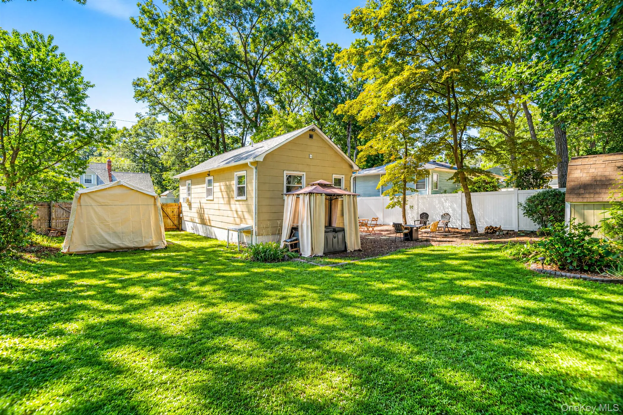 7 Beacon Drive, Brookhaven, NY, 2 Bedrooms Bedrooms, 5 Rooms Rooms,1 BathroomBathrooms,Residential,For Rent,Beacon,0,1049434 7 Beacon Drive, Brookhaven, NY, 2 Bedrooms Bedrooms, 5 Rooms Rooms,1 BathroomBathrooms,Residential,For Rent,Beacon,0,1049434