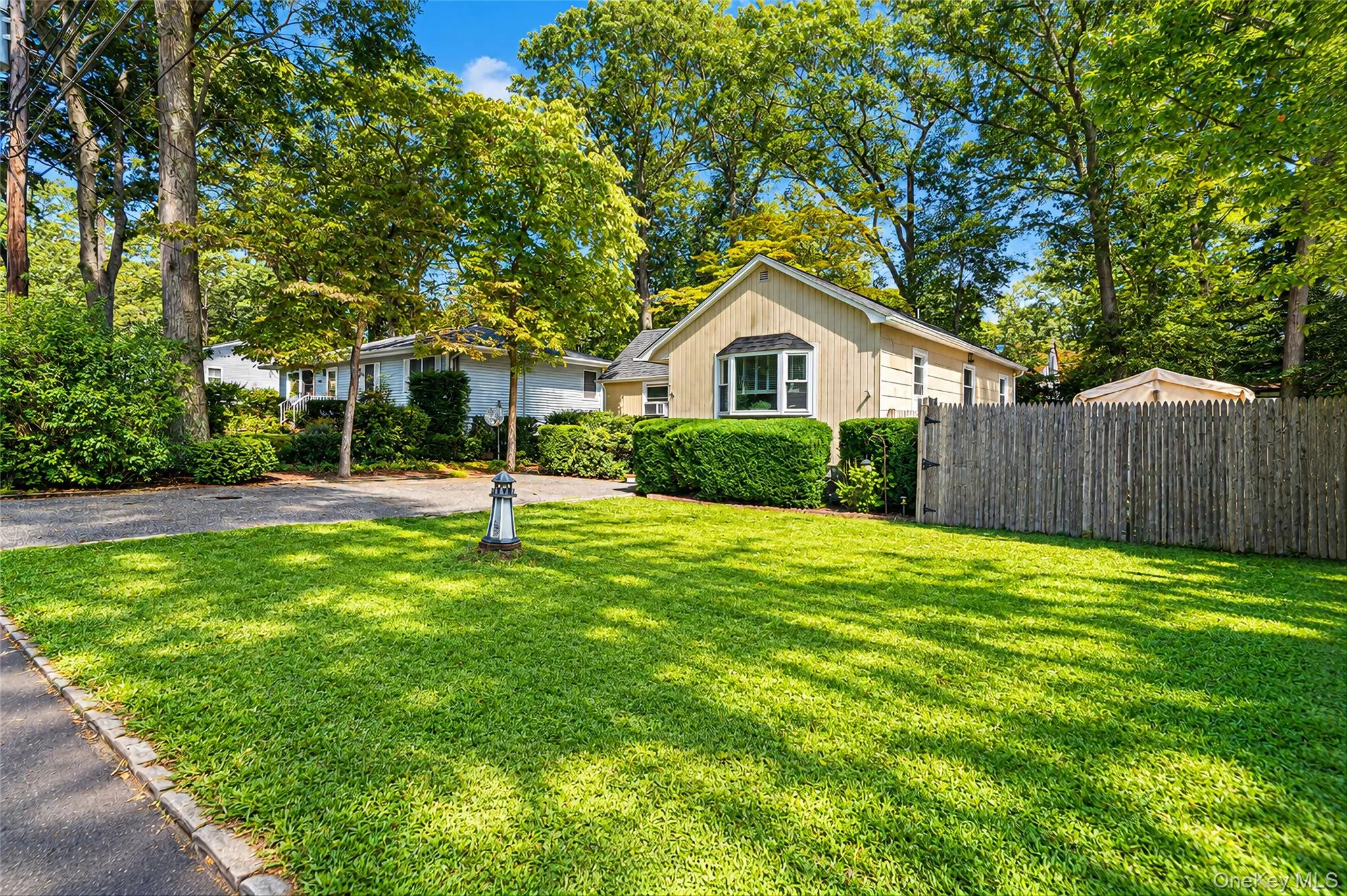 7 Beacon Drive, Brookhaven, NY, 2 Bedrooms Bedrooms, 5 Rooms Rooms,1 BathroomBathrooms,Residential,For Rent,Beacon,0,1049434 7 Beacon Drive, Brookhaven, NY, 2 Bedrooms Bedrooms, 5 Rooms Rooms,1 BathroomBathrooms,Residential,For Rent,Beacon,0,1049434