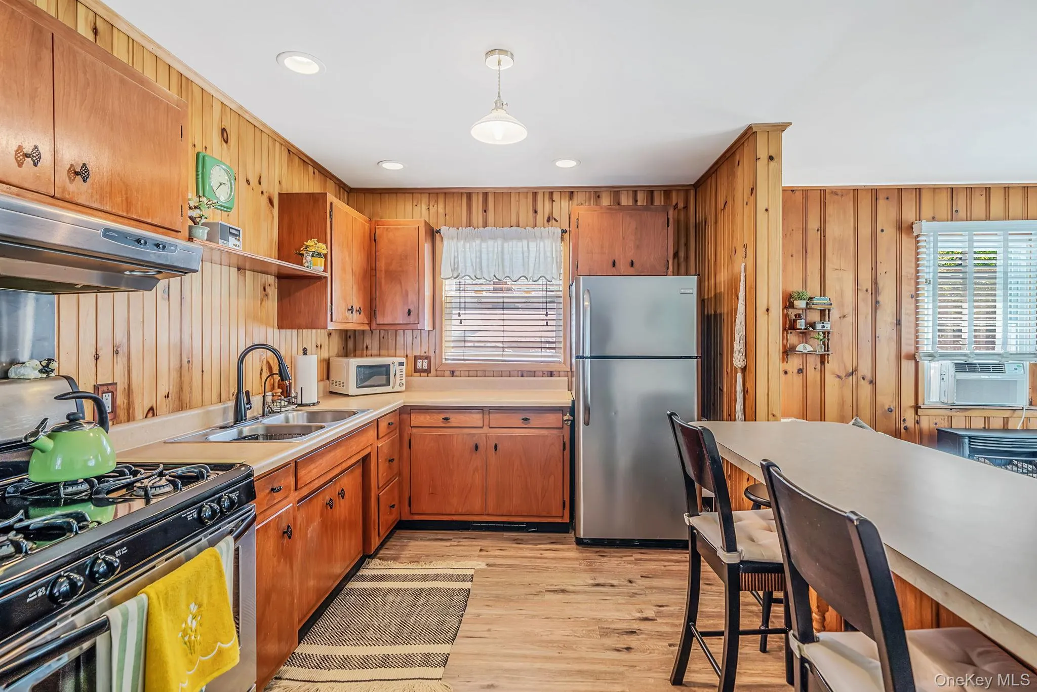 7 Beacon Drive, Brookhaven, NY, 2 Bedrooms Bedrooms, 5 Rooms Rooms,1 BathroomBathrooms,Residential,For Rent,Beacon,0,1049434 7 Beacon Drive, Brookhaven, NY, 2 Bedrooms Bedrooms, 5 Rooms Rooms,1 BathroomBathrooms,Residential,For Rent,Beacon,0,1049434