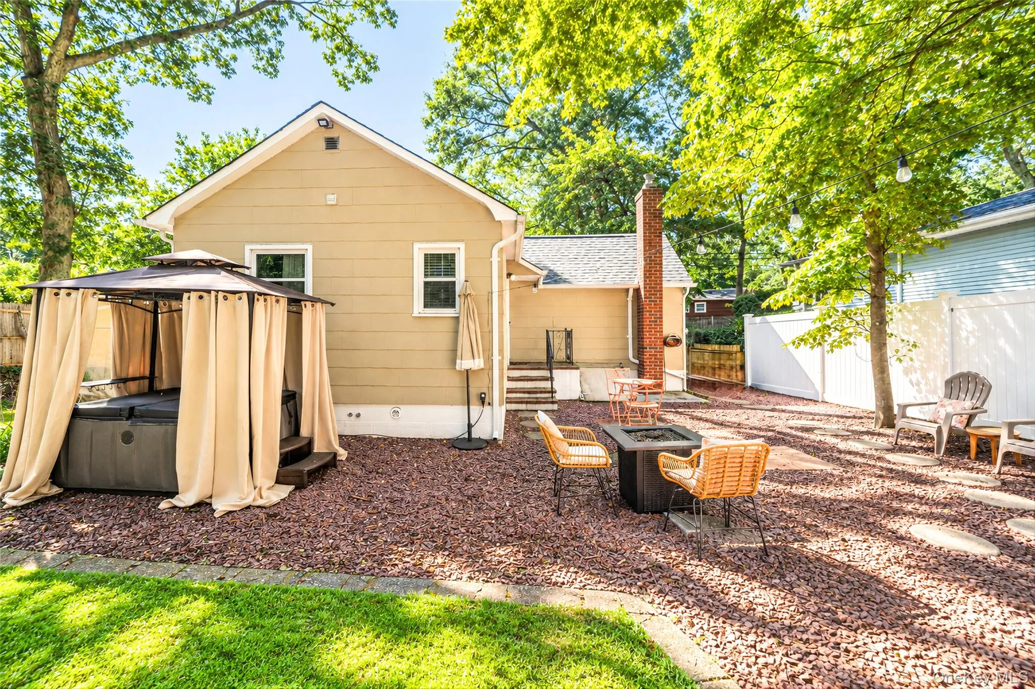 7 Beacon Drive, Brookhaven, NY, 2 Bedrooms Bedrooms, 5 Rooms Rooms,1 BathroomBathrooms,Residential,For Rent,Beacon,0,1049434 7 Beacon Drive, Brookhaven, NY, 2 Bedrooms Bedrooms, 5 Rooms Rooms,1 BathroomBathrooms,Residential,For Rent,Beacon,0,1049434