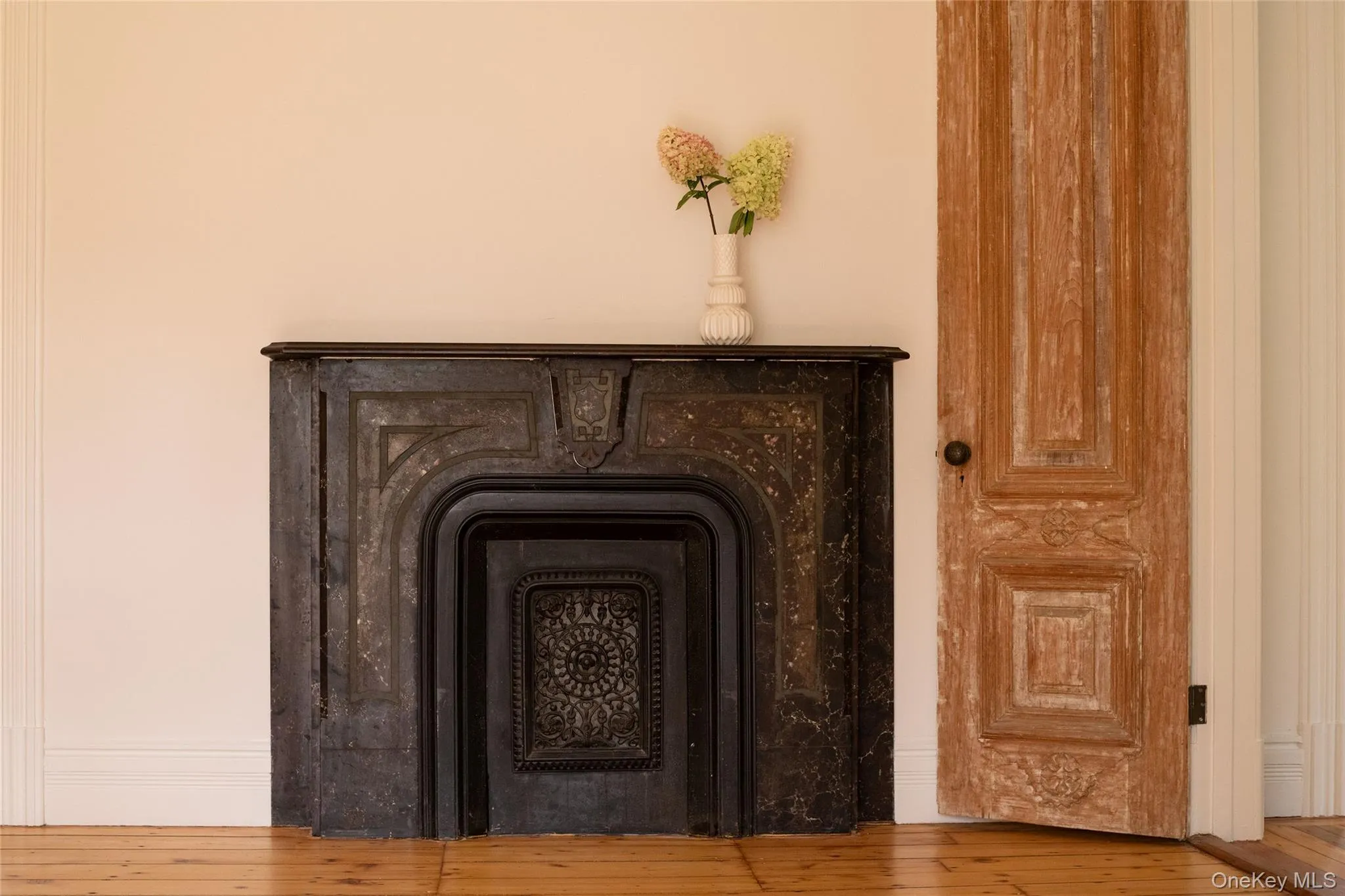 Decorative fireplace in second livingroom/family room Decorative fireplace in second livingroom/family room