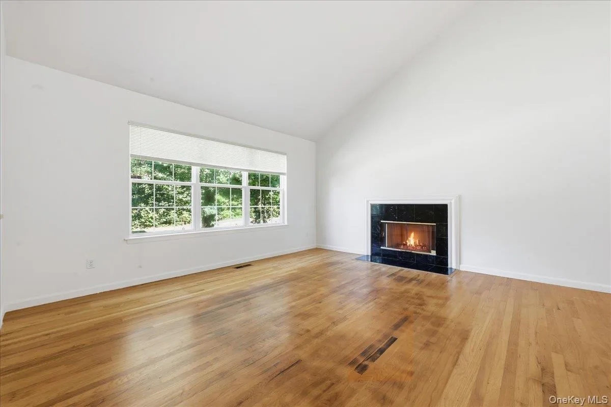 701 Park Avenue, Huntington, NY, 4 Bedrooms Bedrooms, 9 Rooms Rooms,3 BathroomsBathrooms,Residential,For Rent,Park,0,1049439 701 Park Avenue, Huntington, NY, 4 Bedrooms Bedrooms, 9 Rooms Rooms,3 BathroomsBathrooms,Residential,For Rent,Park,0,1049439