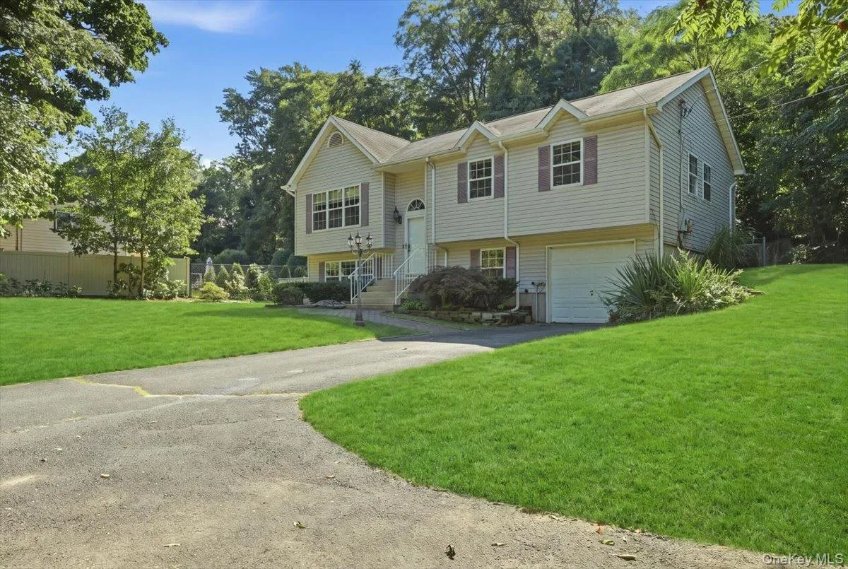 701 Park Avenue, Huntington, NY, 4 Bedrooms Bedrooms, 9 Rooms Rooms,3 BathroomsBathrooms,Residential,For Rent,Park,0,1049439 701 Park Avenue, Huntington, NY, 4 Bedrooms Bedrooms, 9 Rooms Rooms,3 BathroomsBathrooms,Residential,For Rent,Park,0,1049439