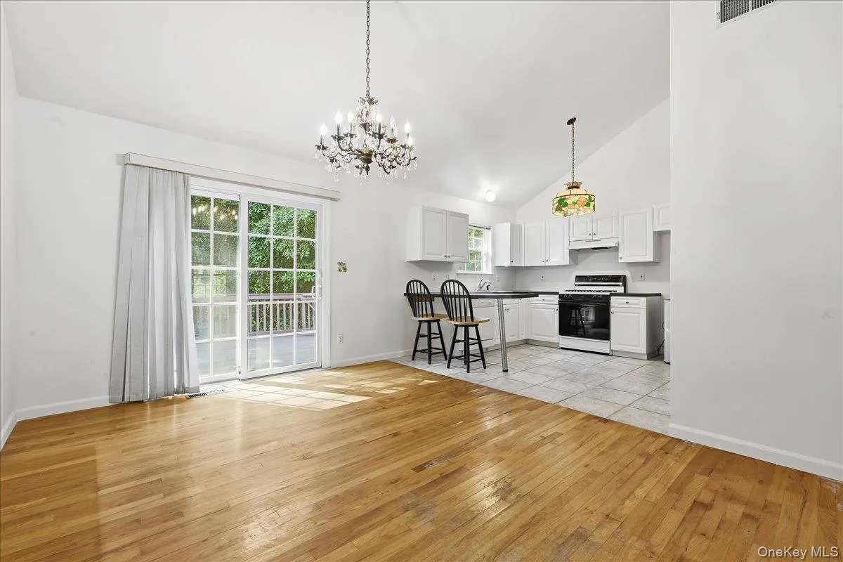 701 Park Avenue, Huntington, NY, 4 Bedrooms Bedrooms, 9 Rooms Rooms,3 BathroomsBathrooms,Residential,For Rent,Park,0,1049439 701 Park Avenue, Huntington, NY, 4 Bedrooms Bedrooms, 9 Rooms Rooms,3 BathroomsBathrooms,Residential,For Rent,Park,0,1049439